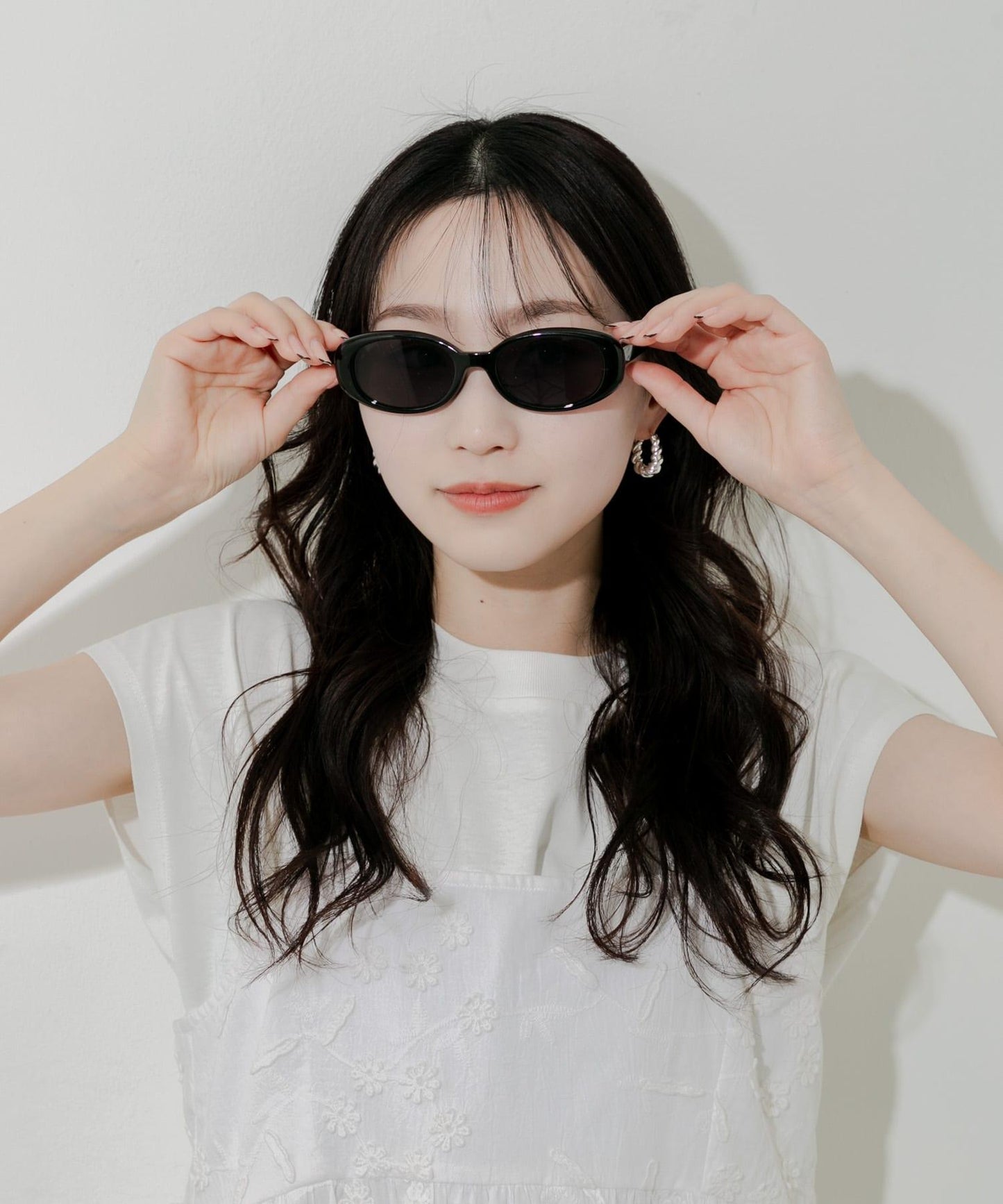 166090430