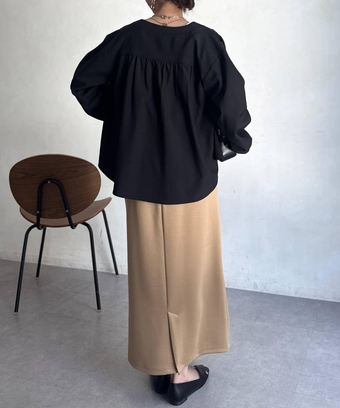 284444707