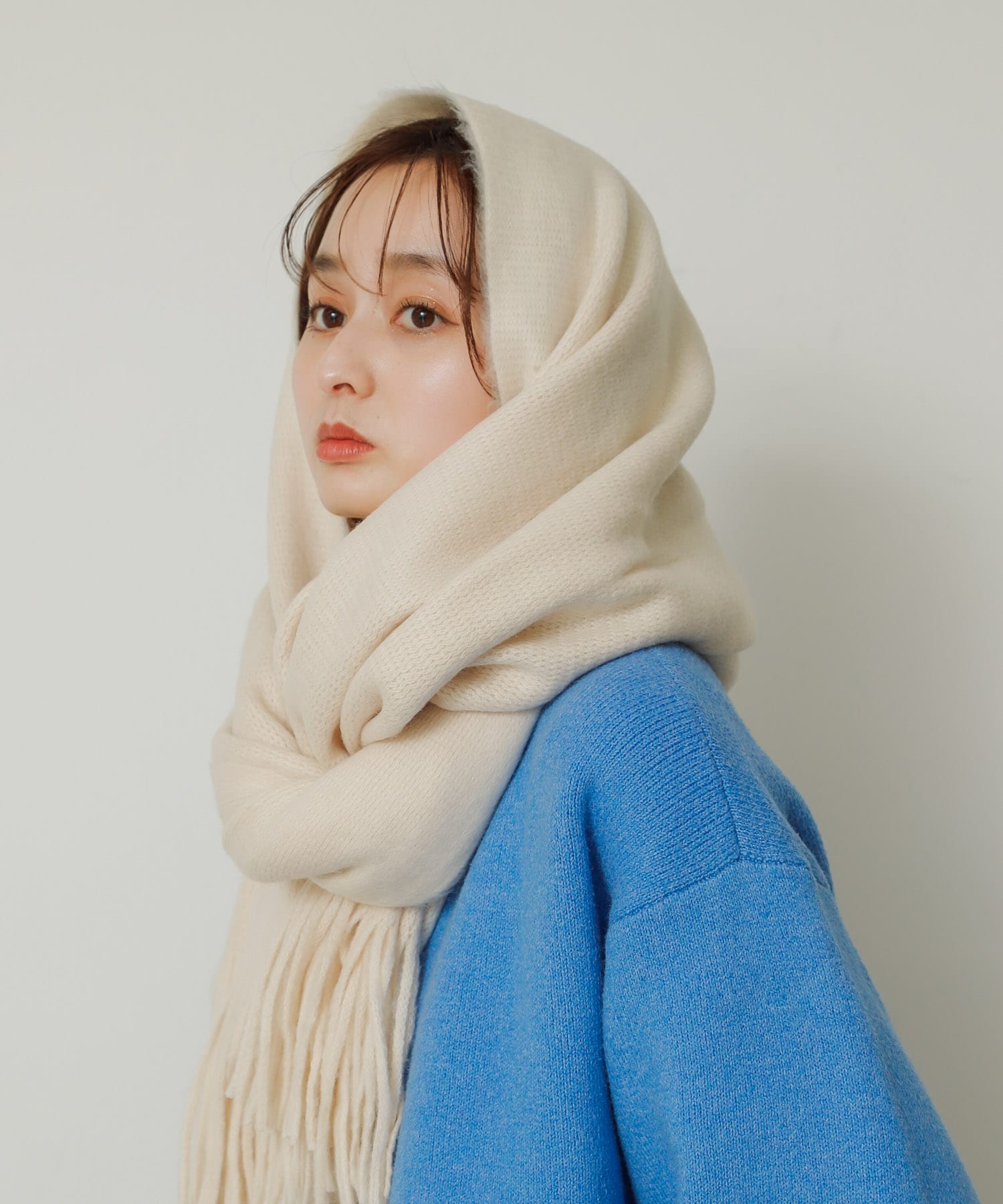 103912853