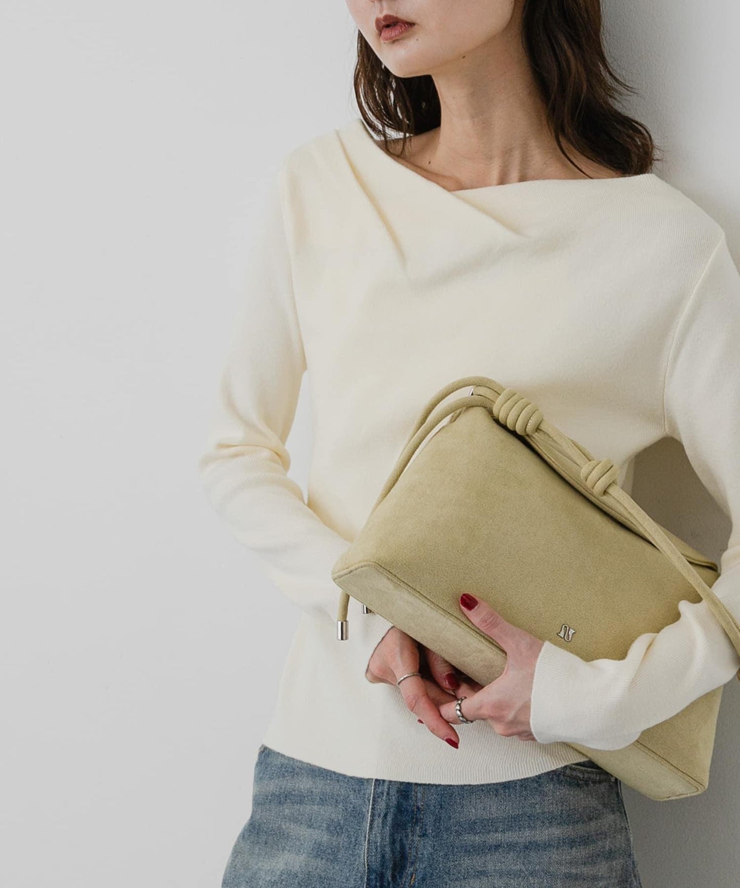 172835713
