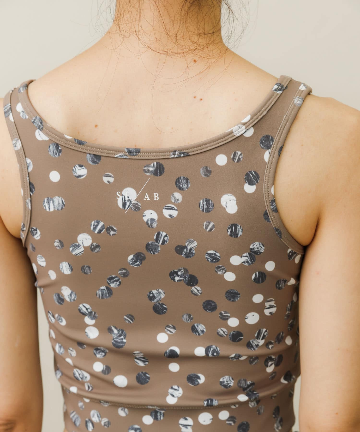 102789647