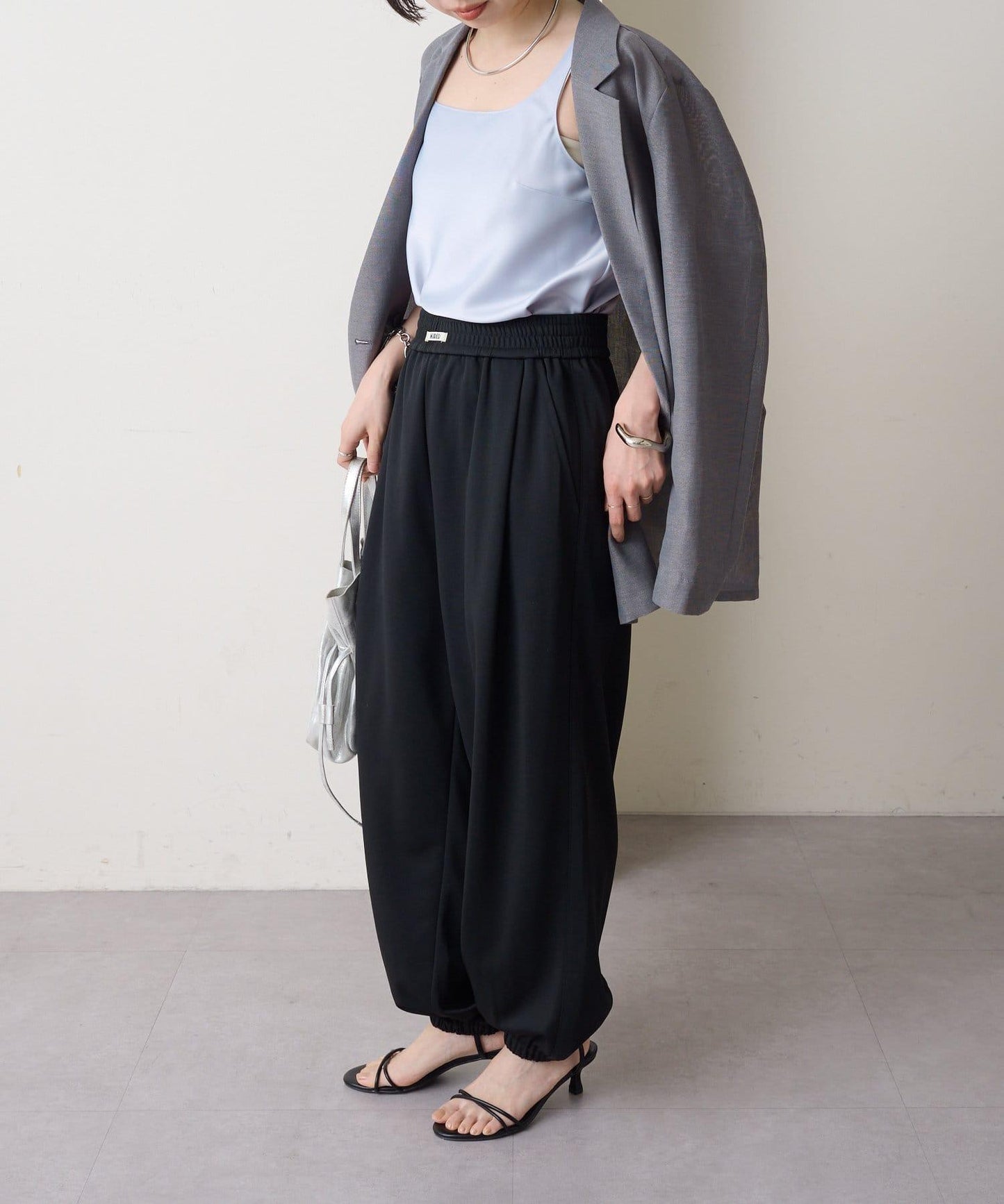 169043169