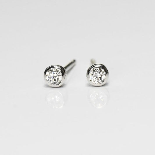侍ダイヤモンド 天然ダイヤモンド スタッドピアス 「ベゼル1」 0.1ct H&C G～Iカラー VS～SIクラス 一粒 (SD-E-0005)