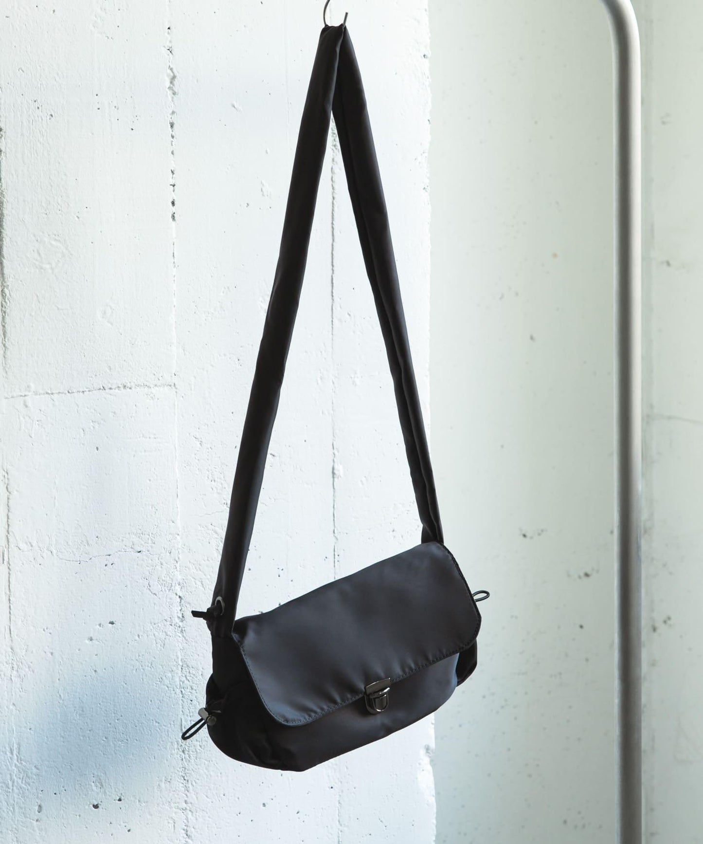 152764082