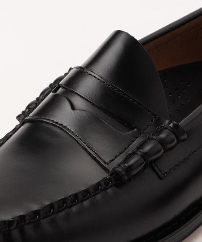 103898946