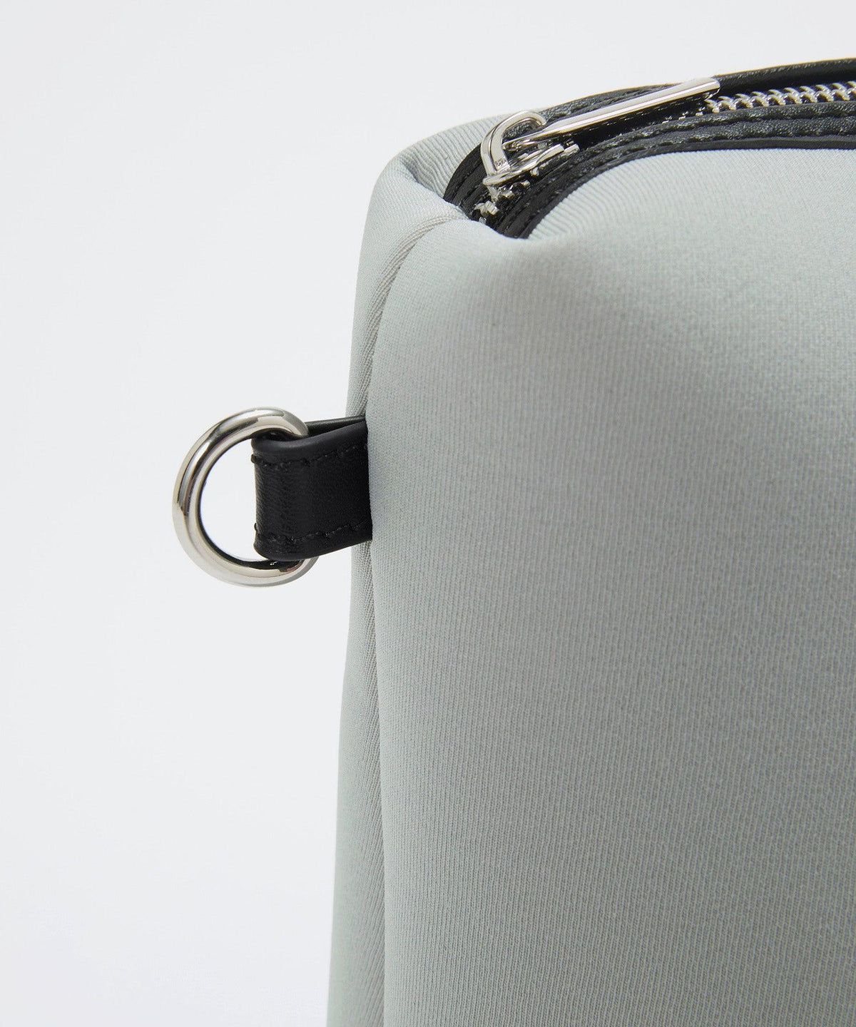 169888580