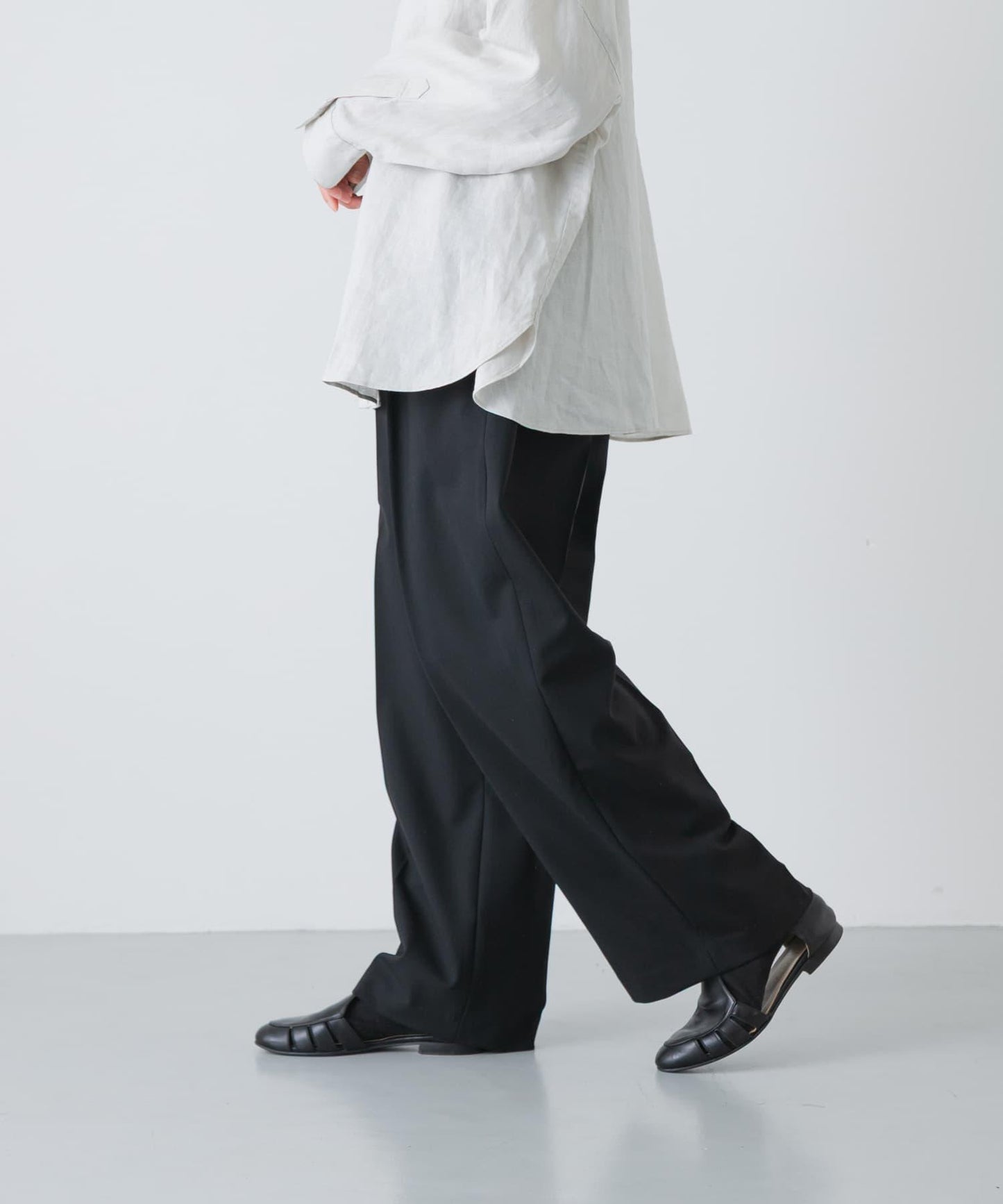 283313122