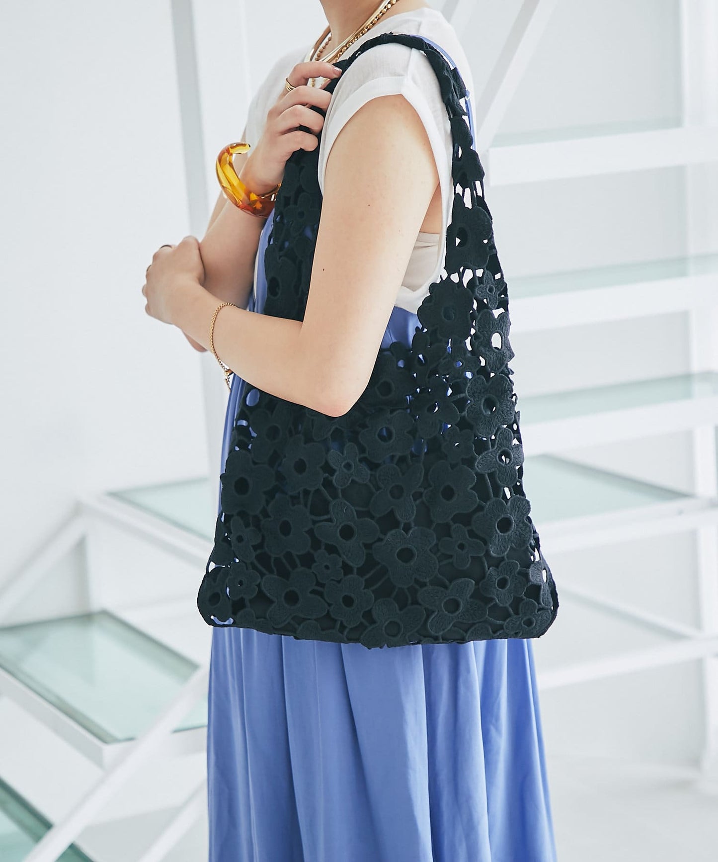 133004856