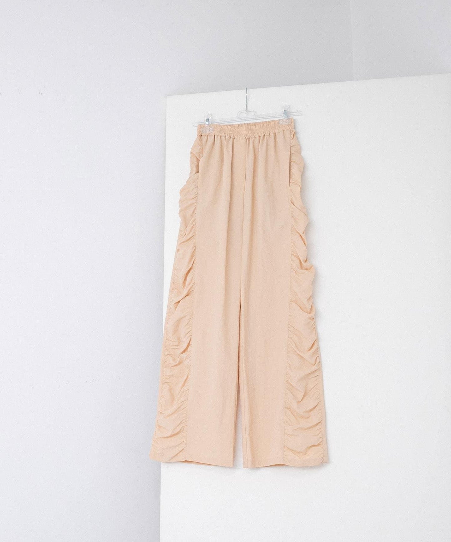 166021748