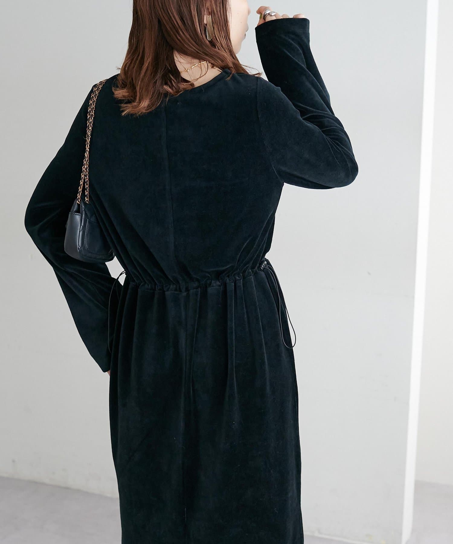 104069987