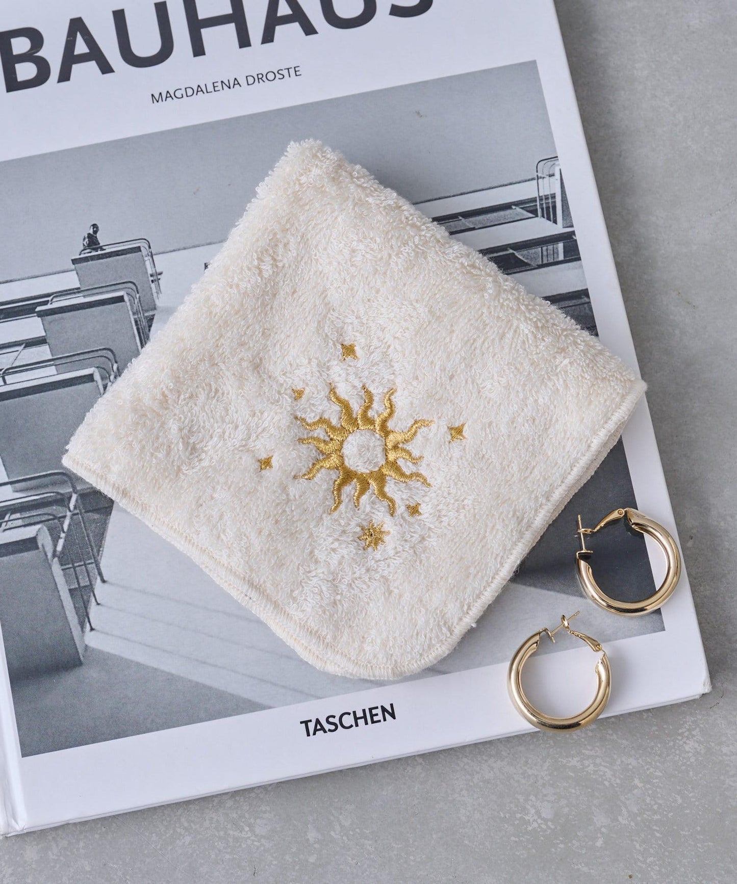 104508950