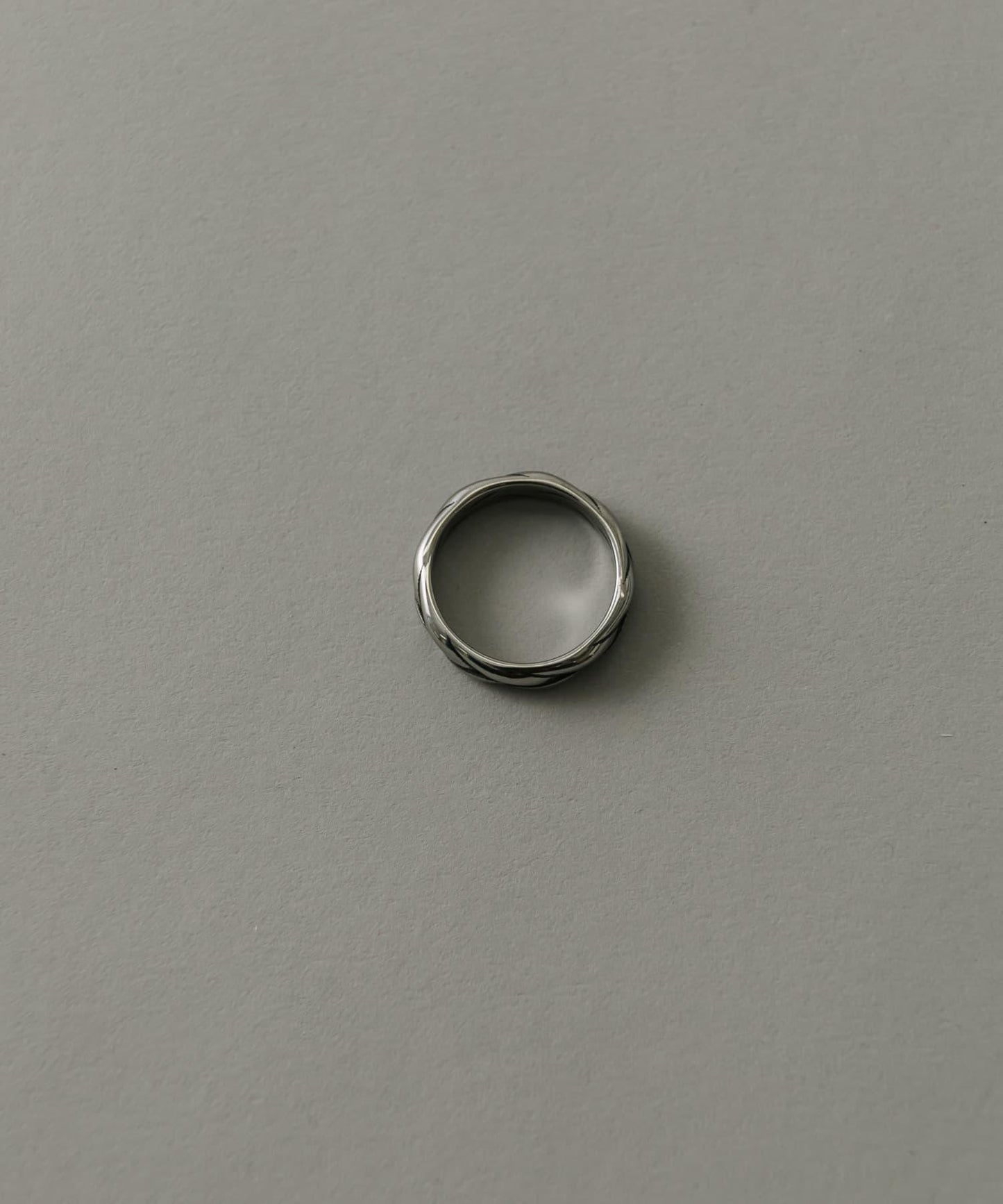 163079025