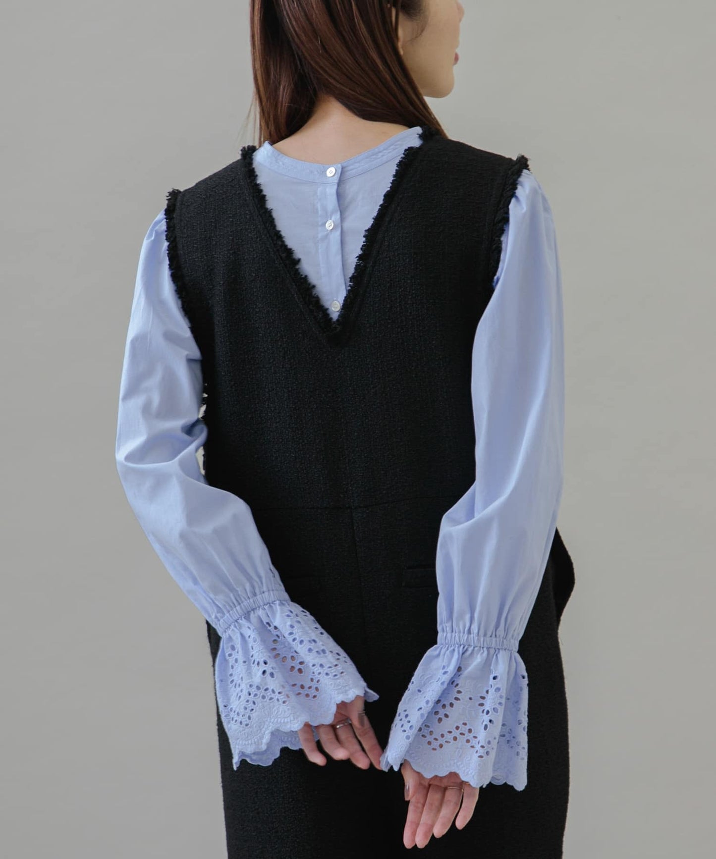 102901068