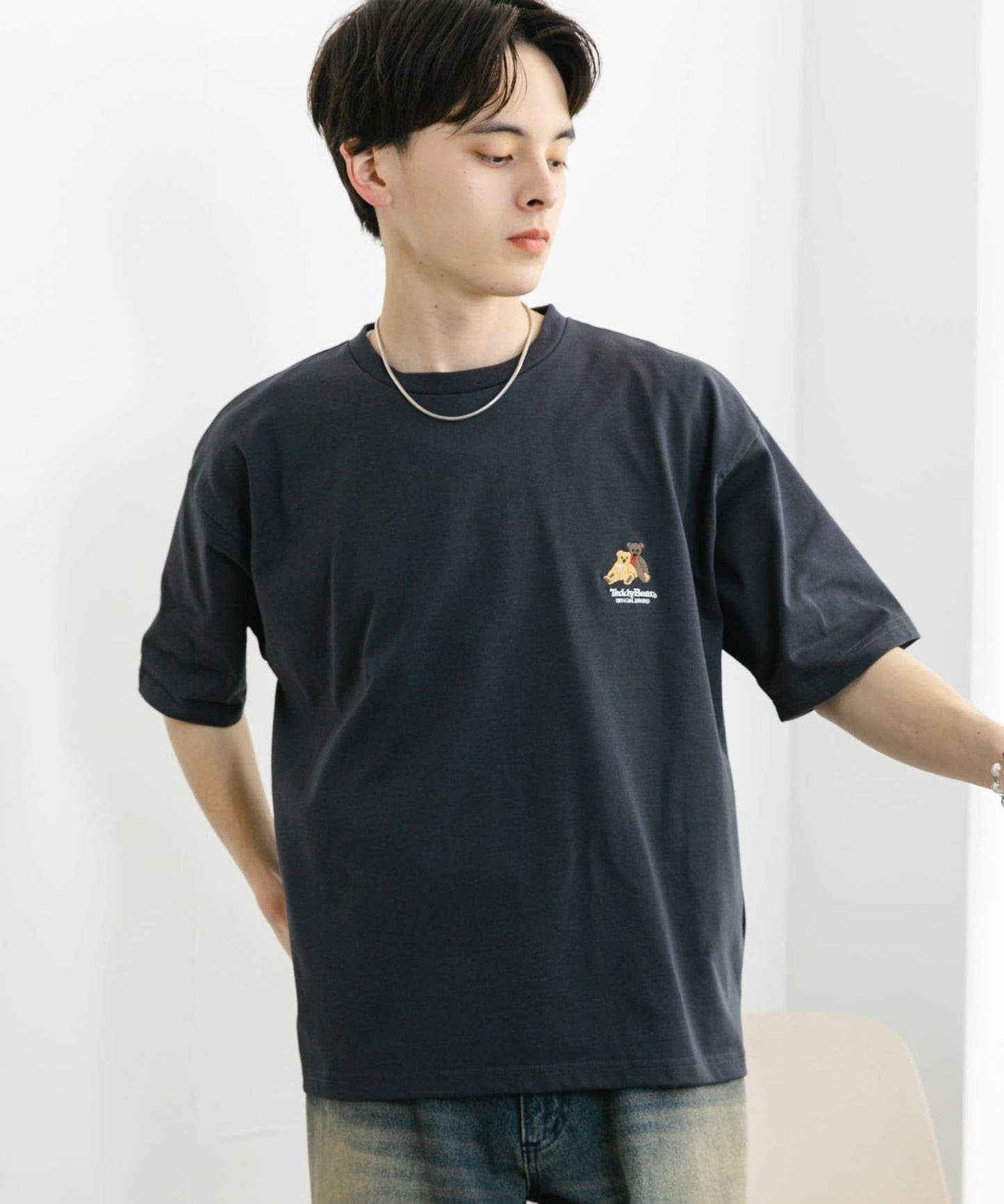 166042949