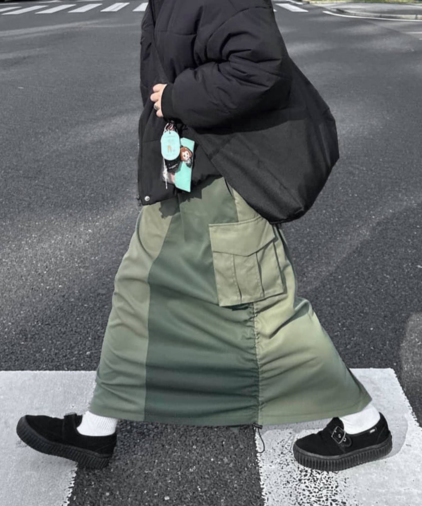 120534127