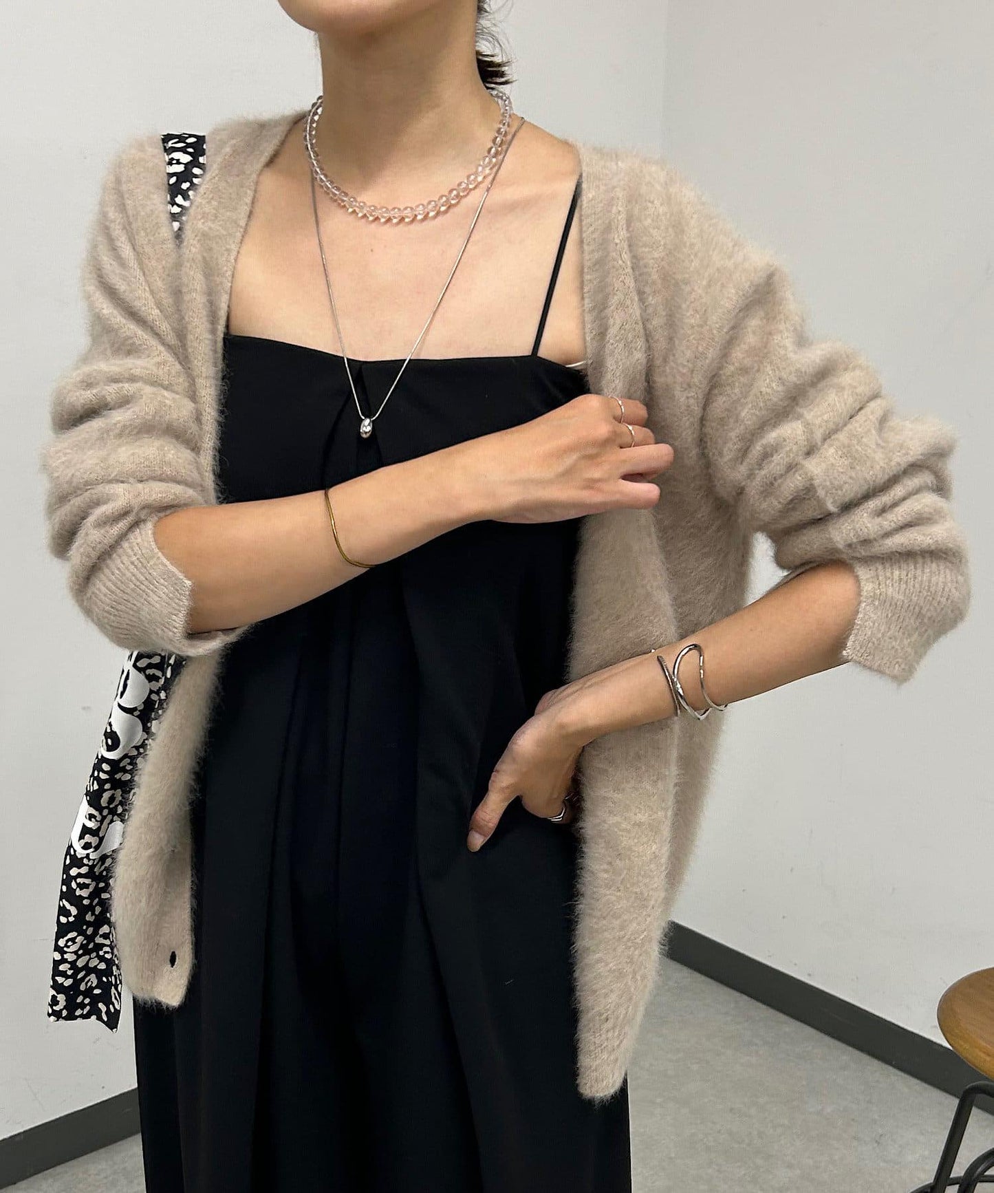 140512037
