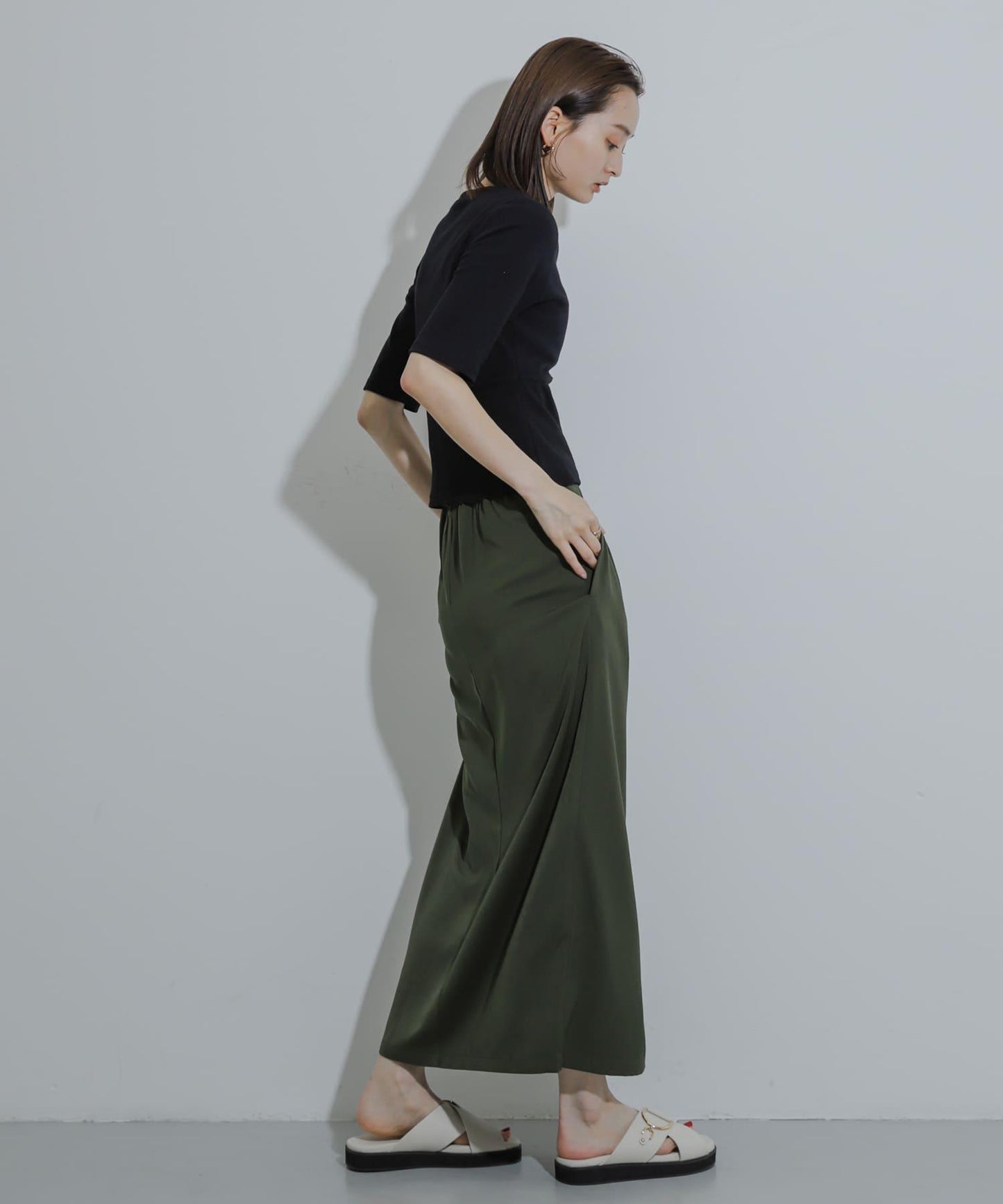 269431877