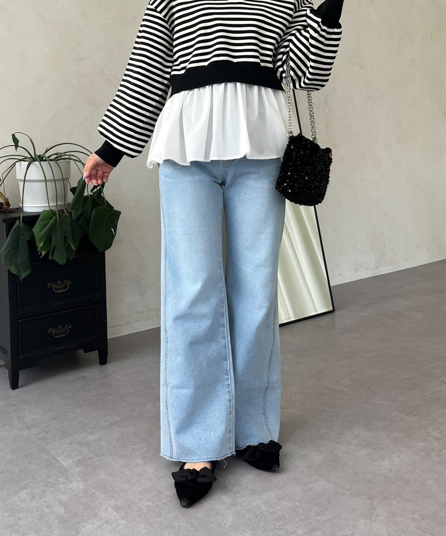 269325806