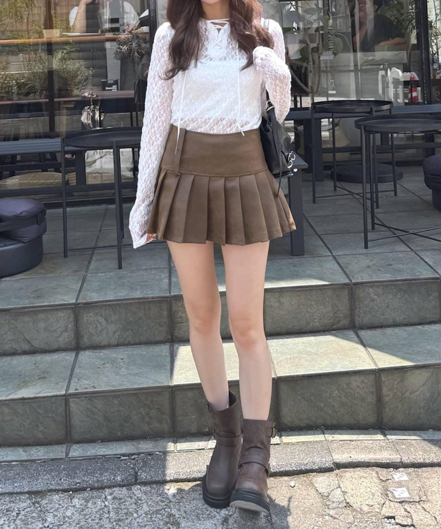 163040241