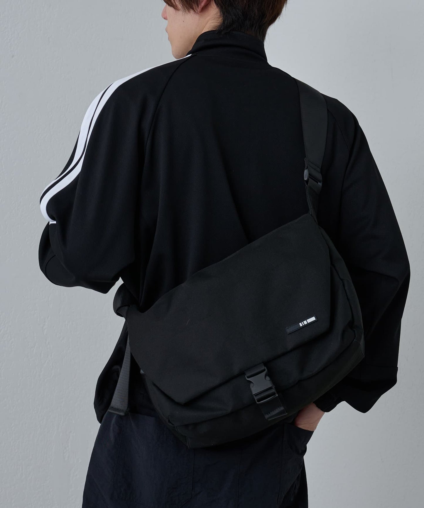 115917085