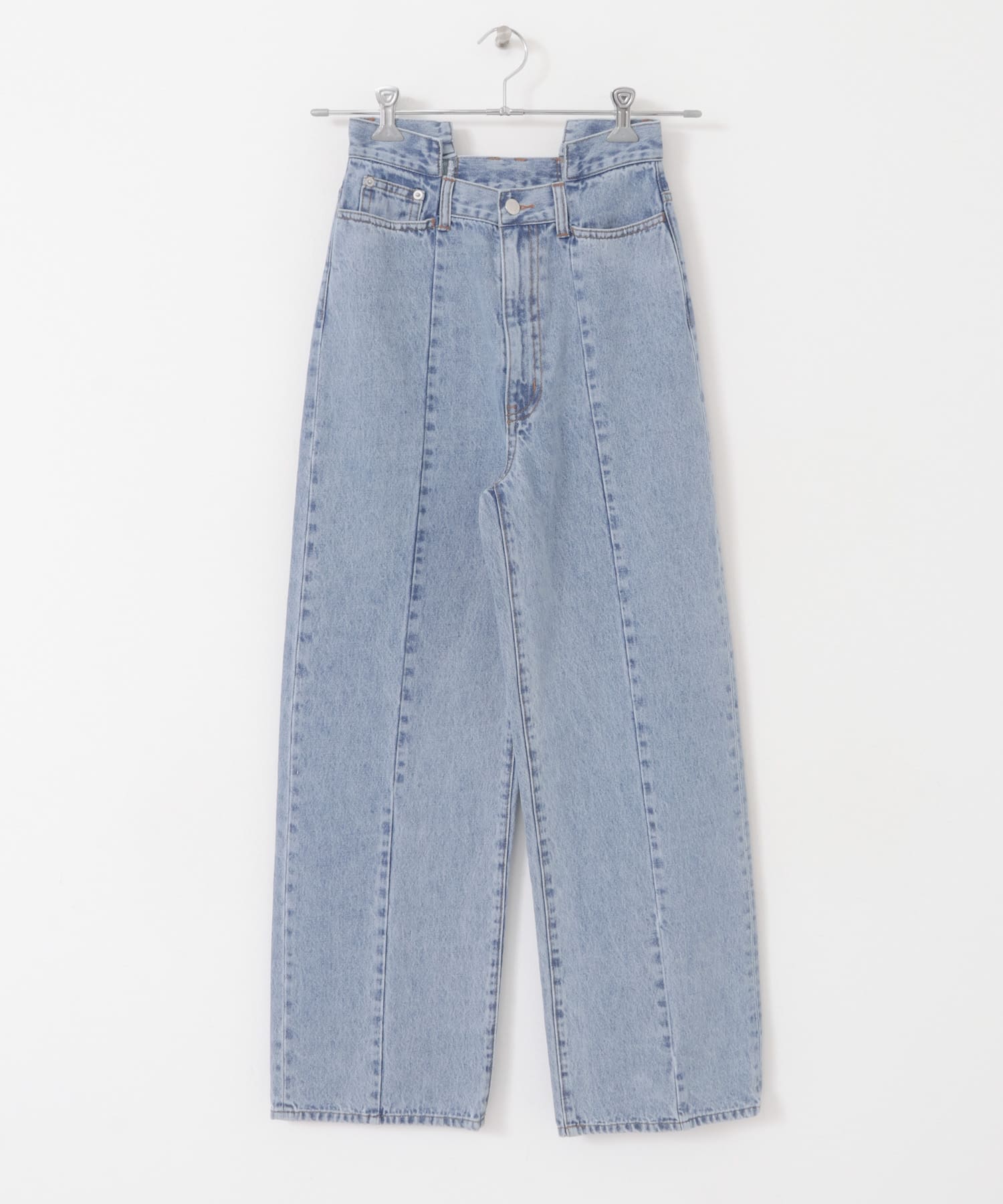 104699411