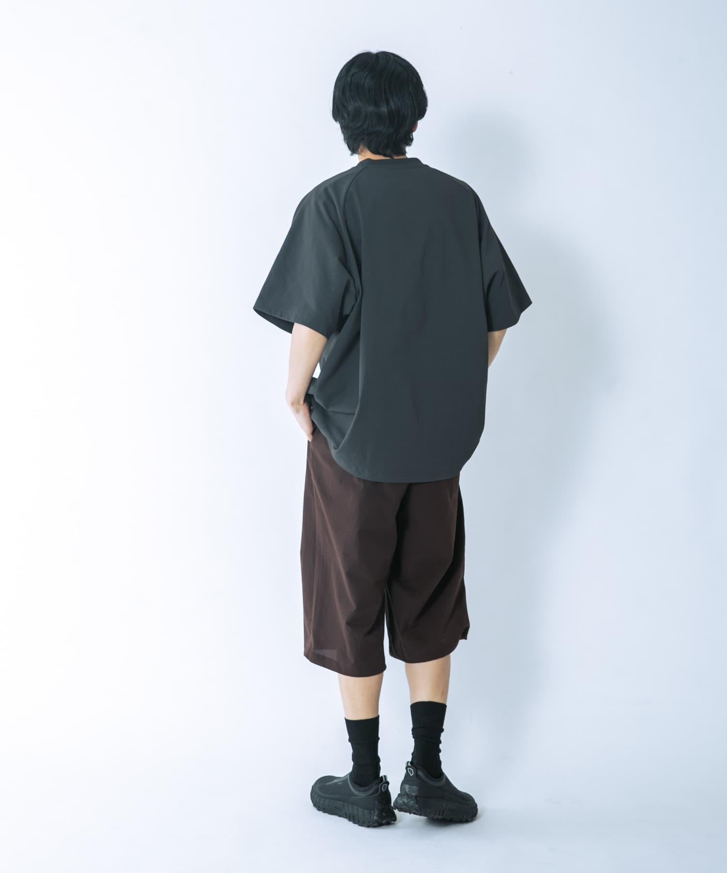 284704060