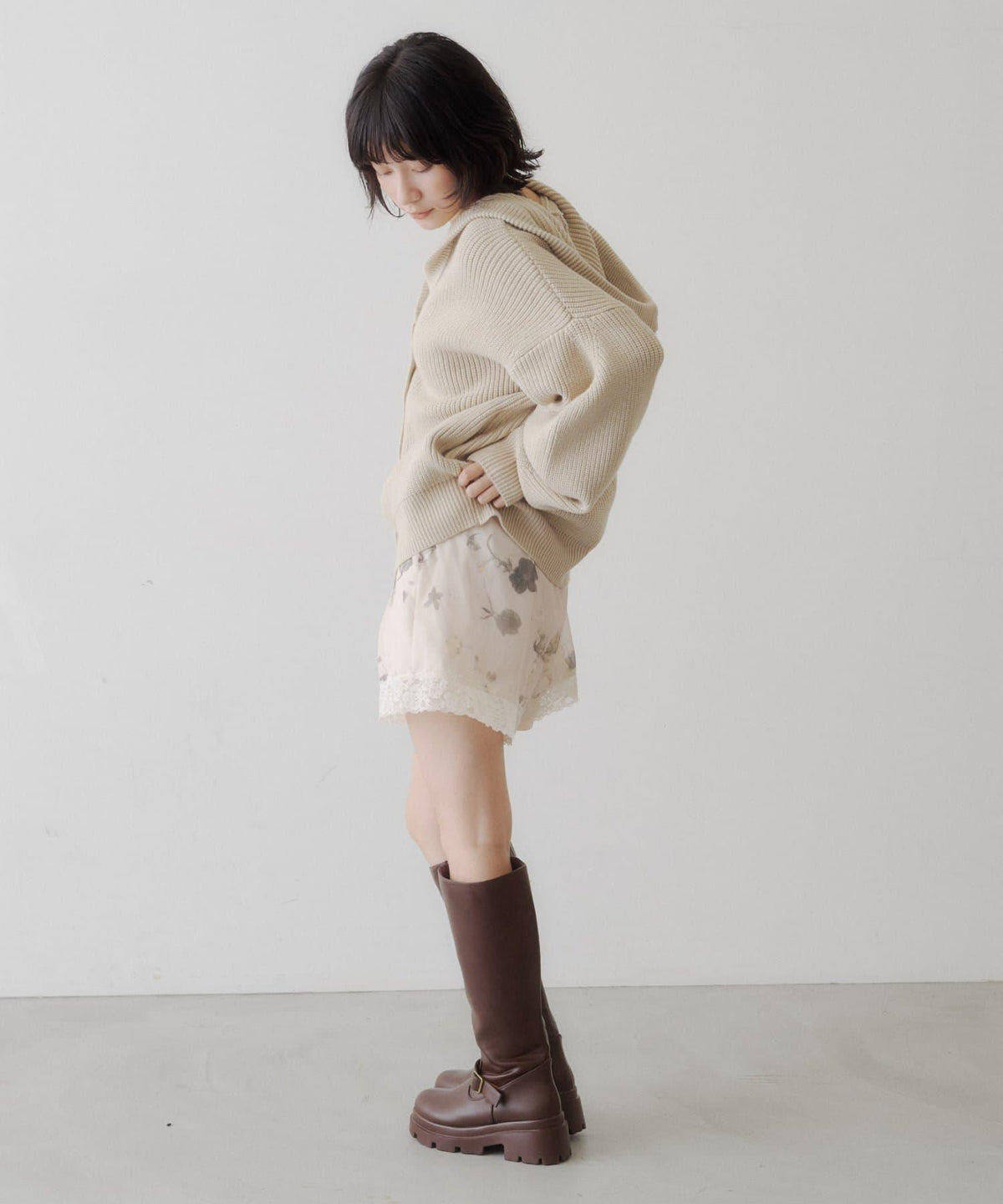 172647353