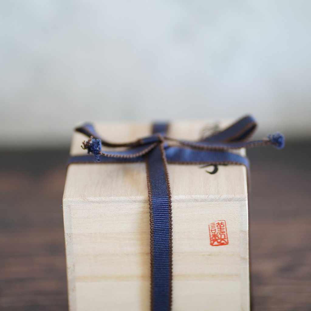 169247038