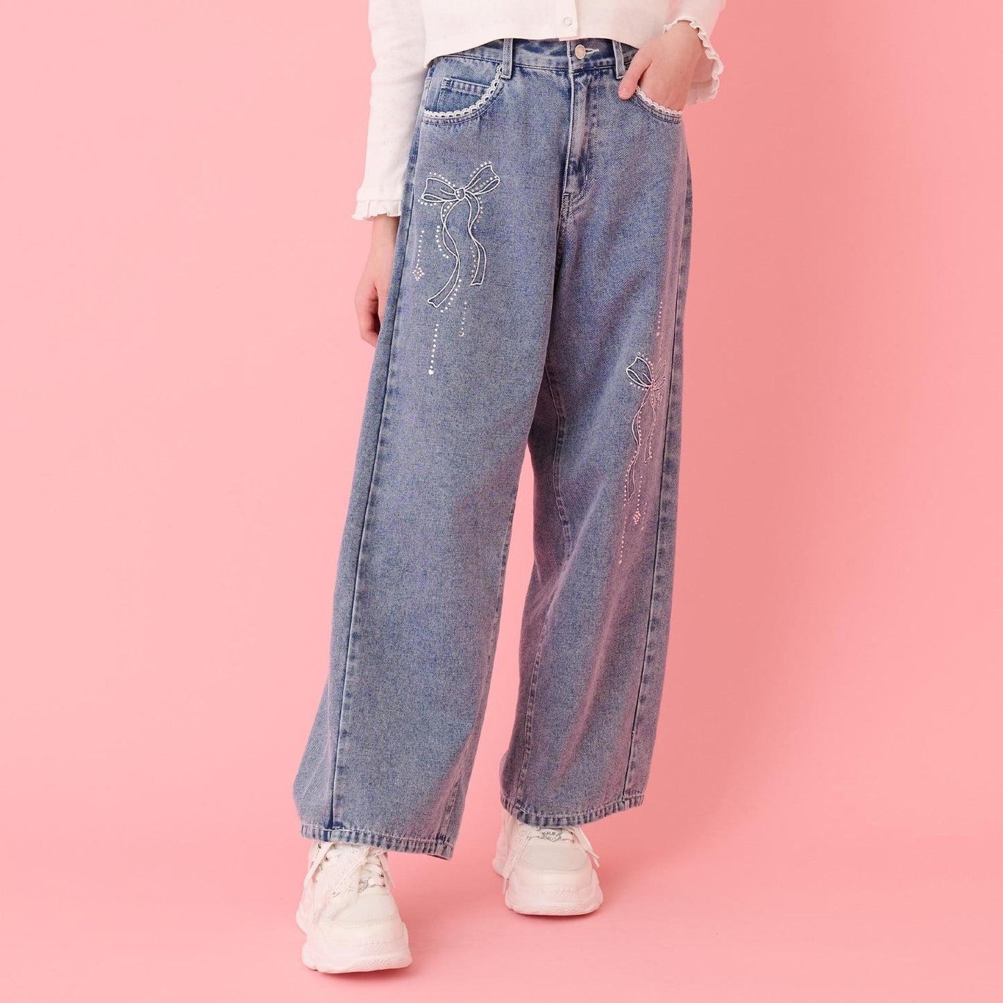 285261544