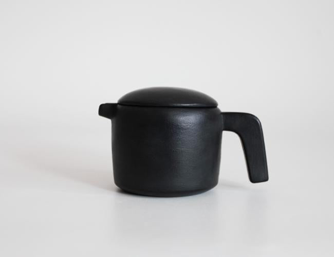 165367619