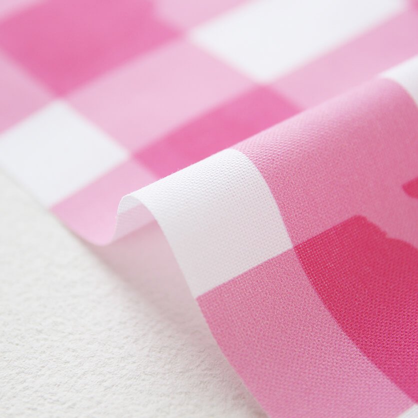 136995513