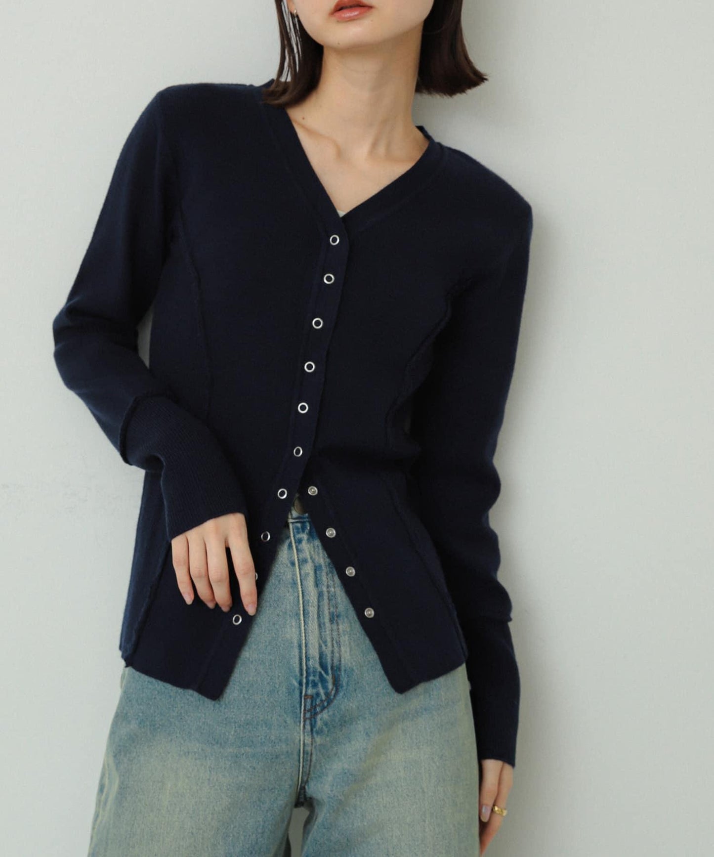 165828102