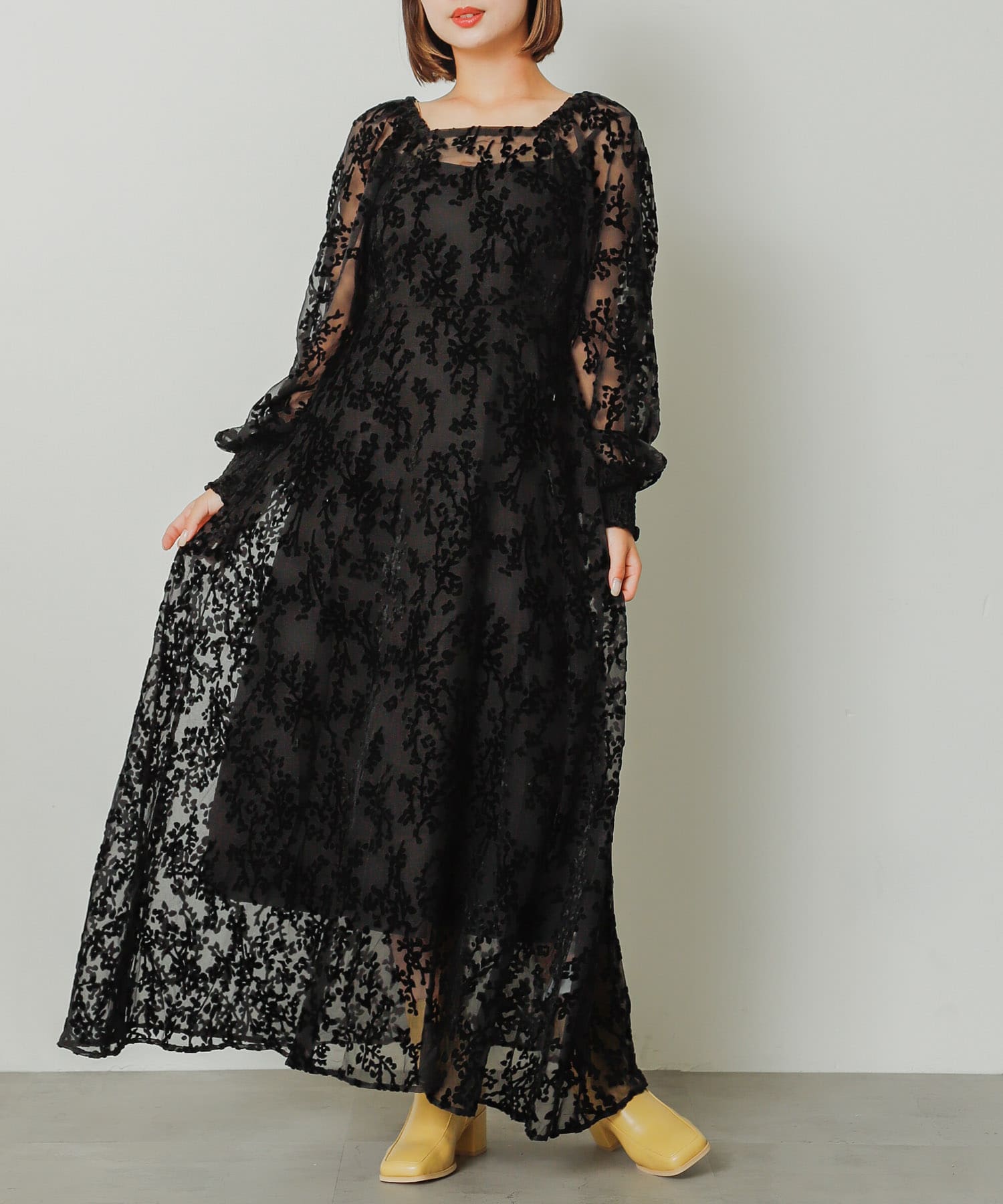 101712700