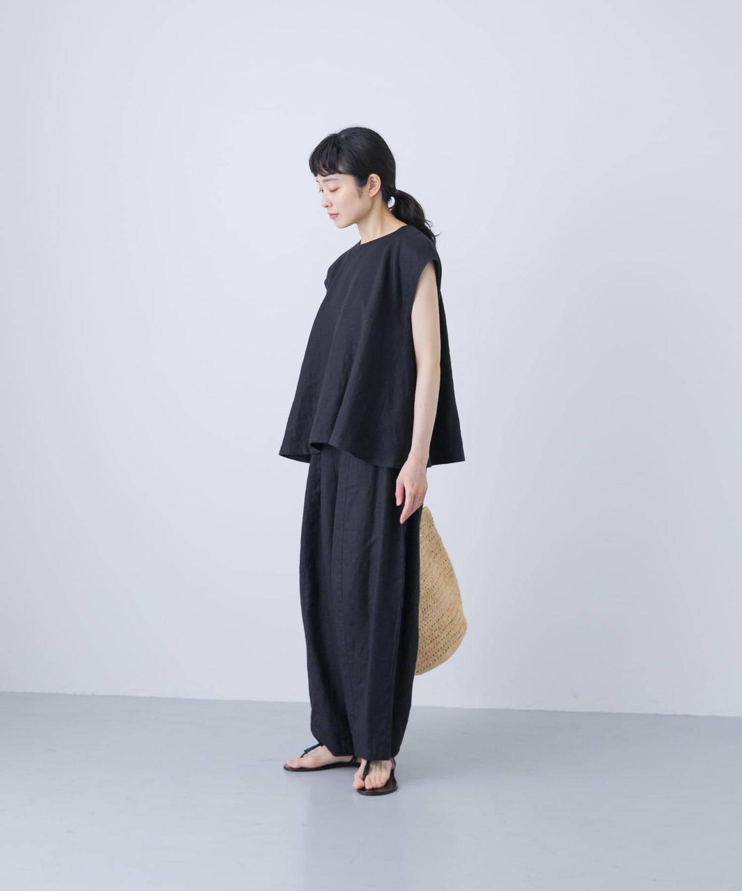 166324821