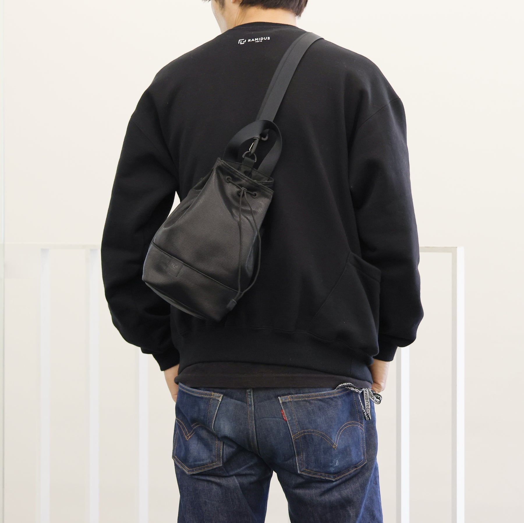 122071876