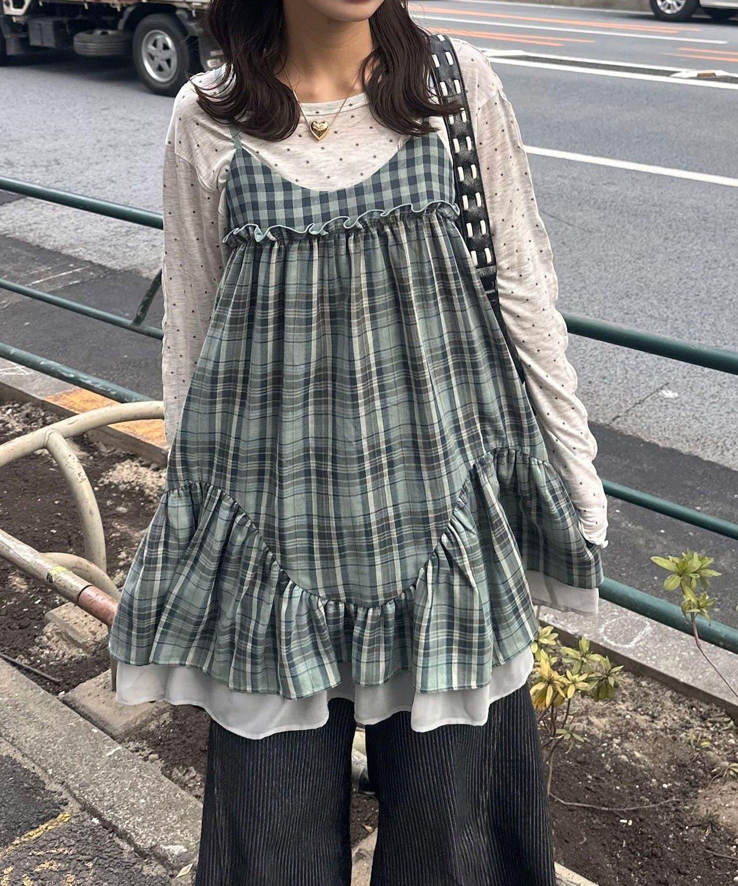 288834732