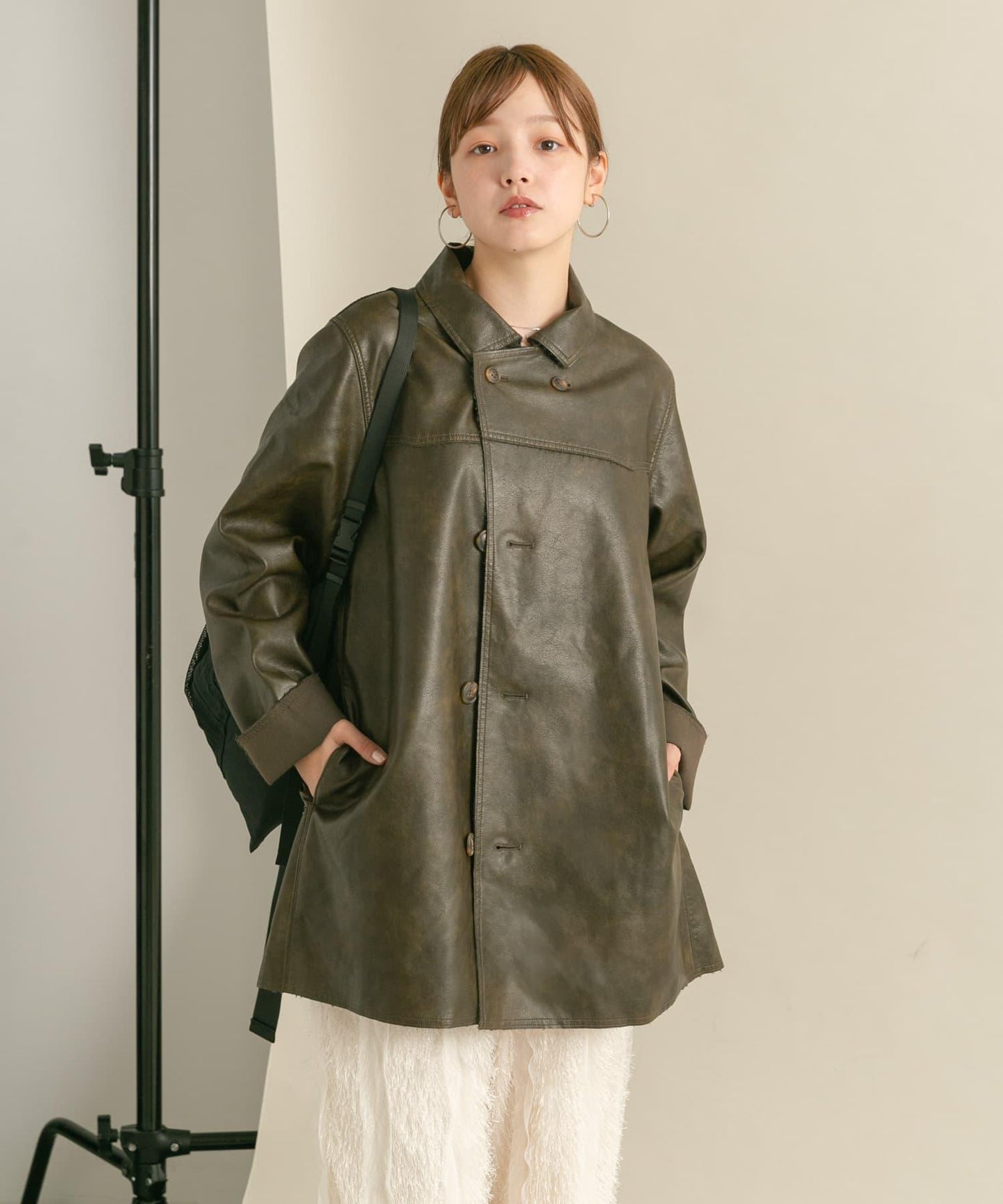 166152852
