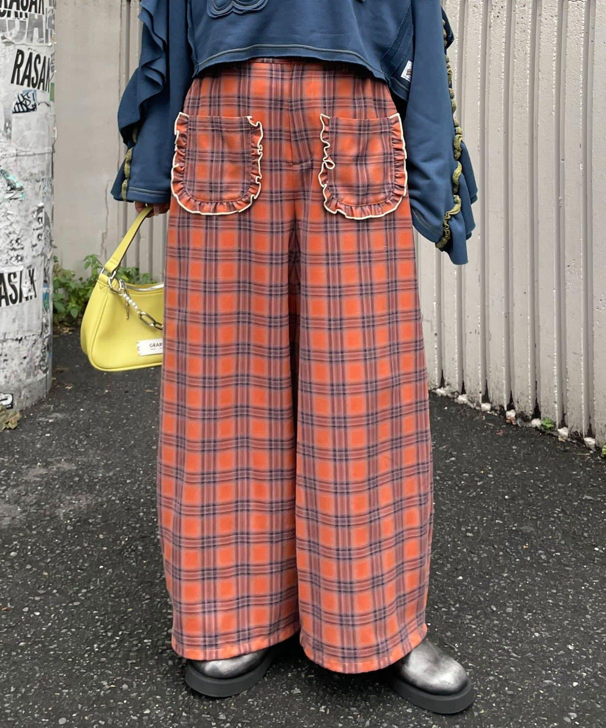 172594359