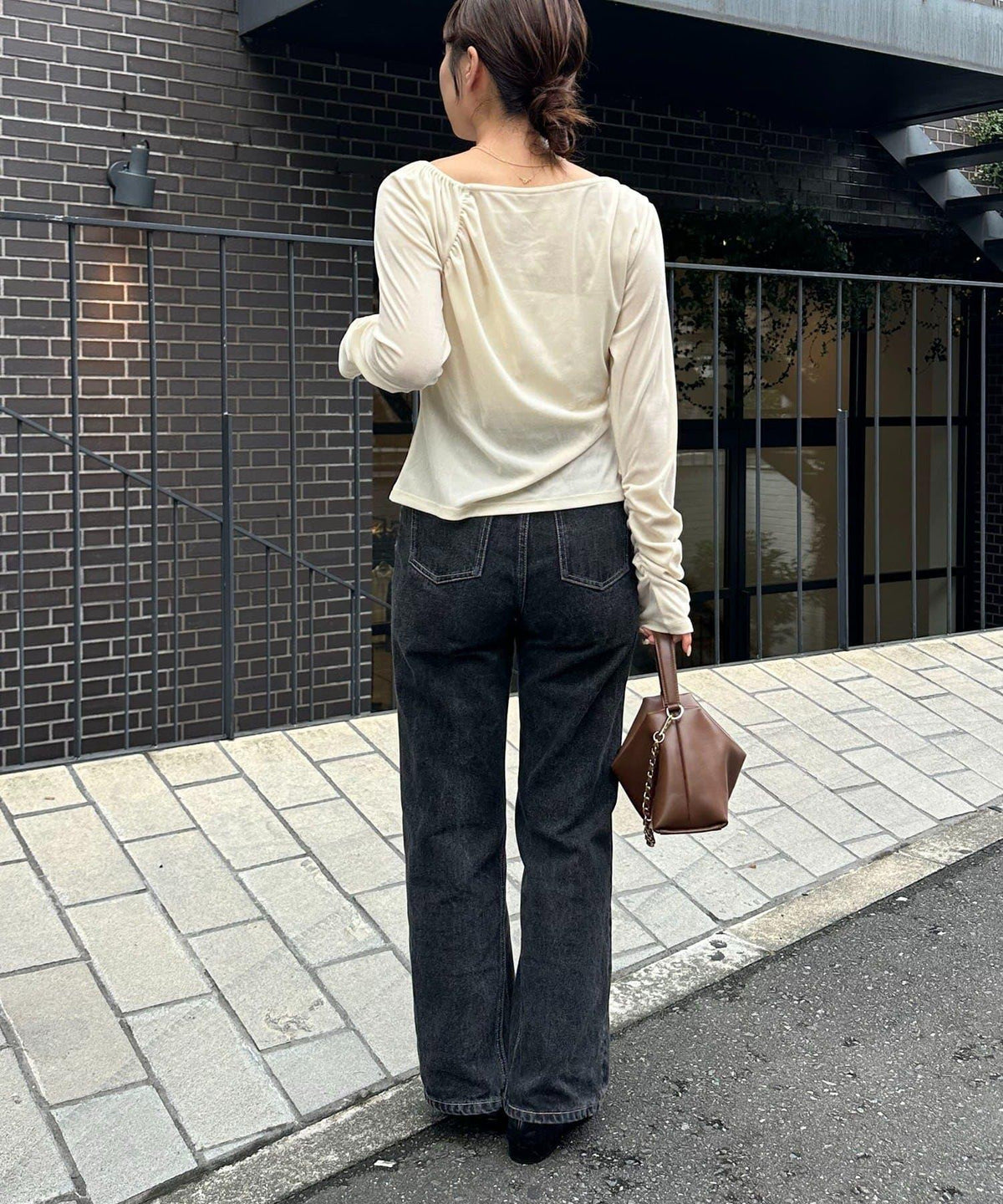 173541105