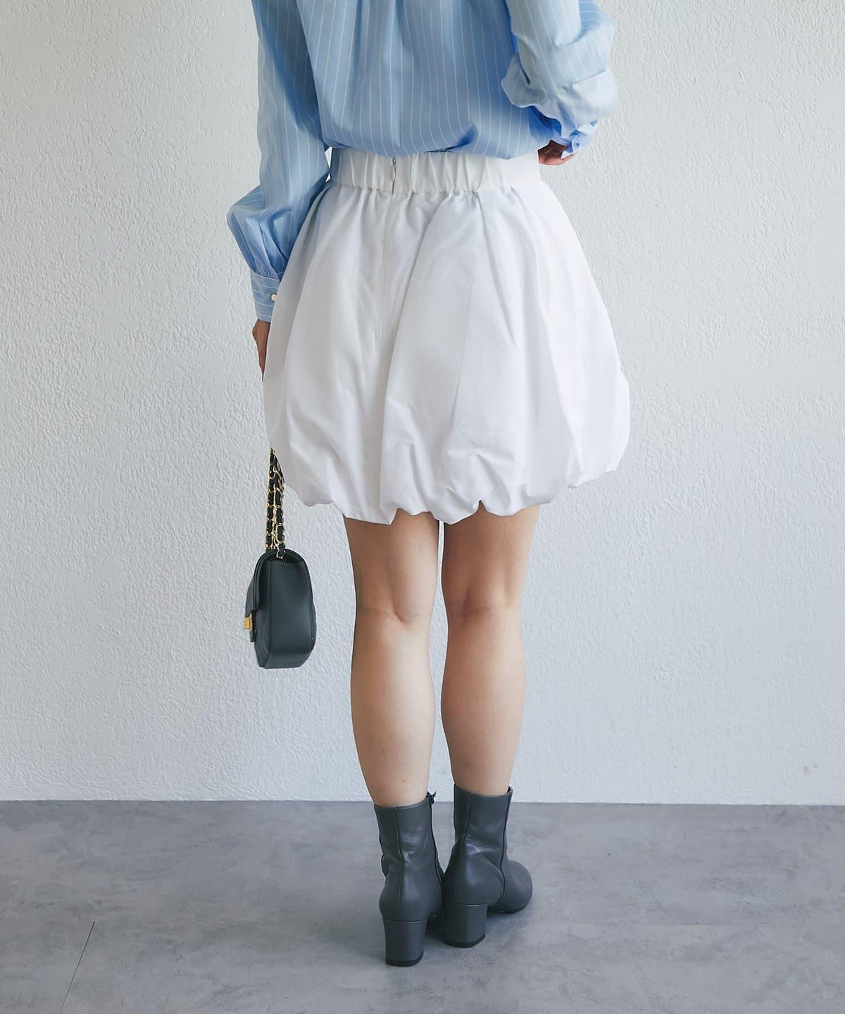 172605945