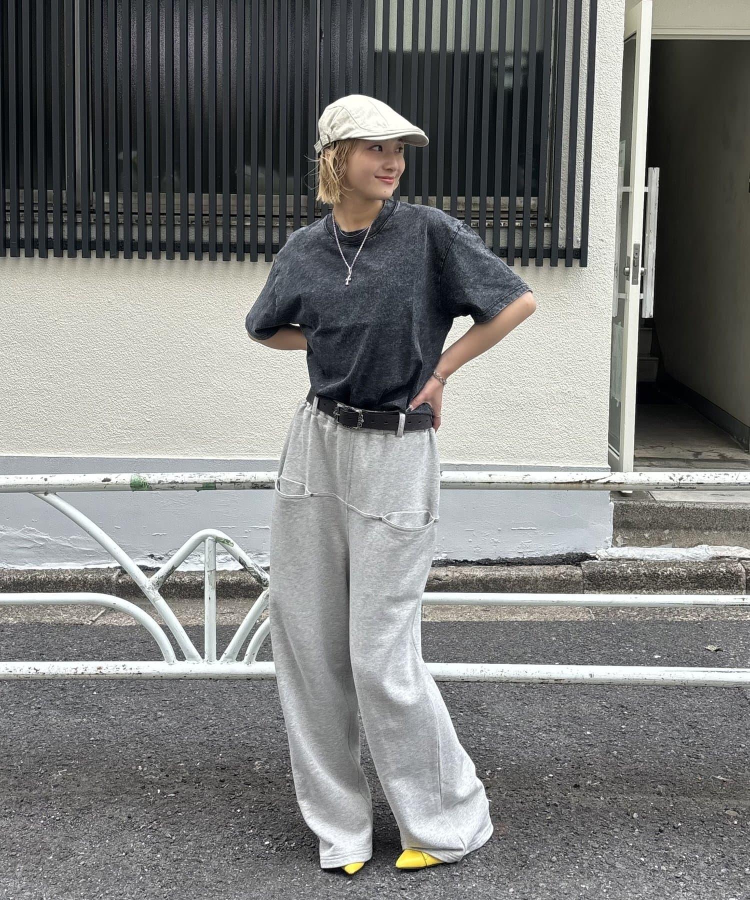 169047400
