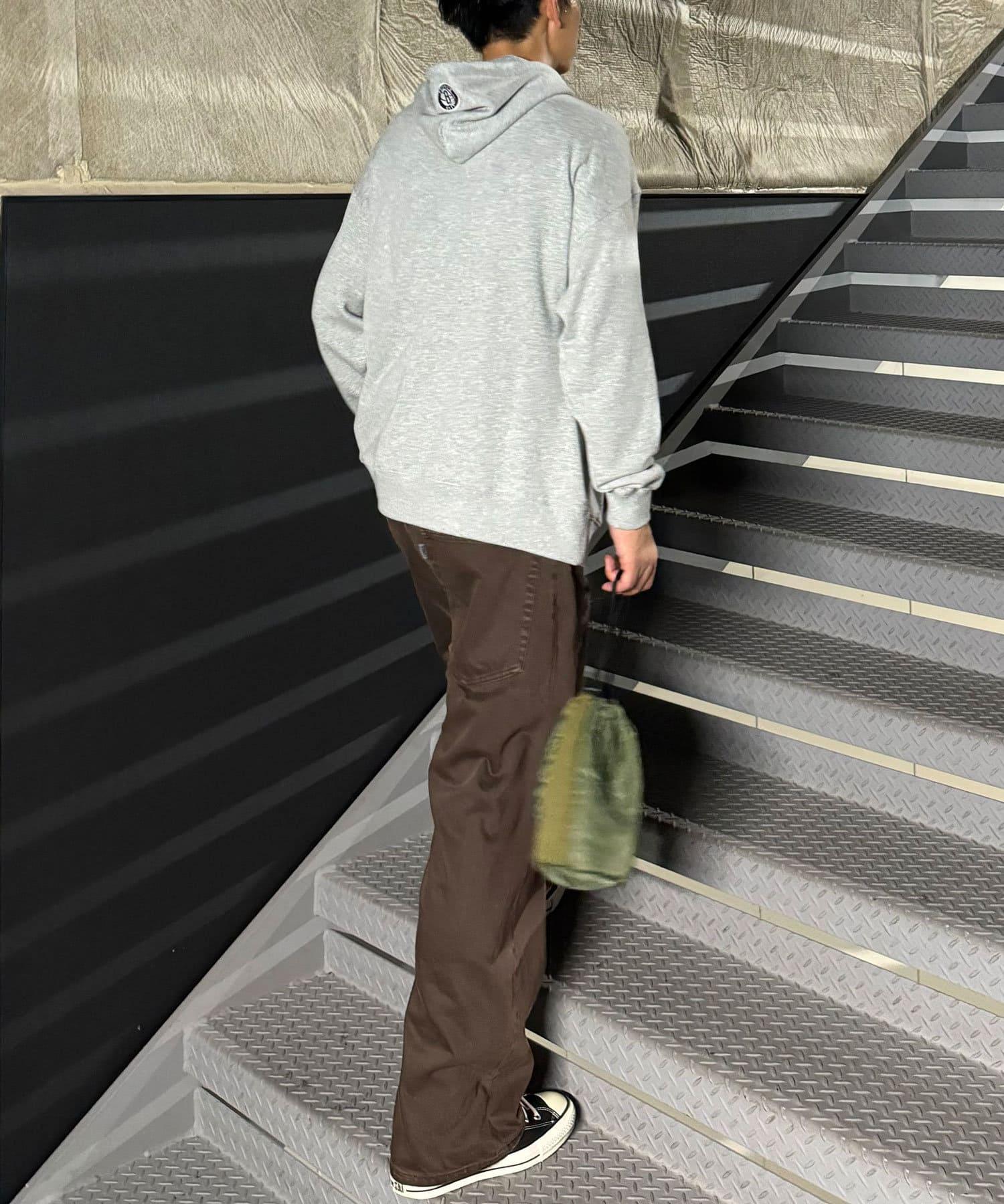 140958138