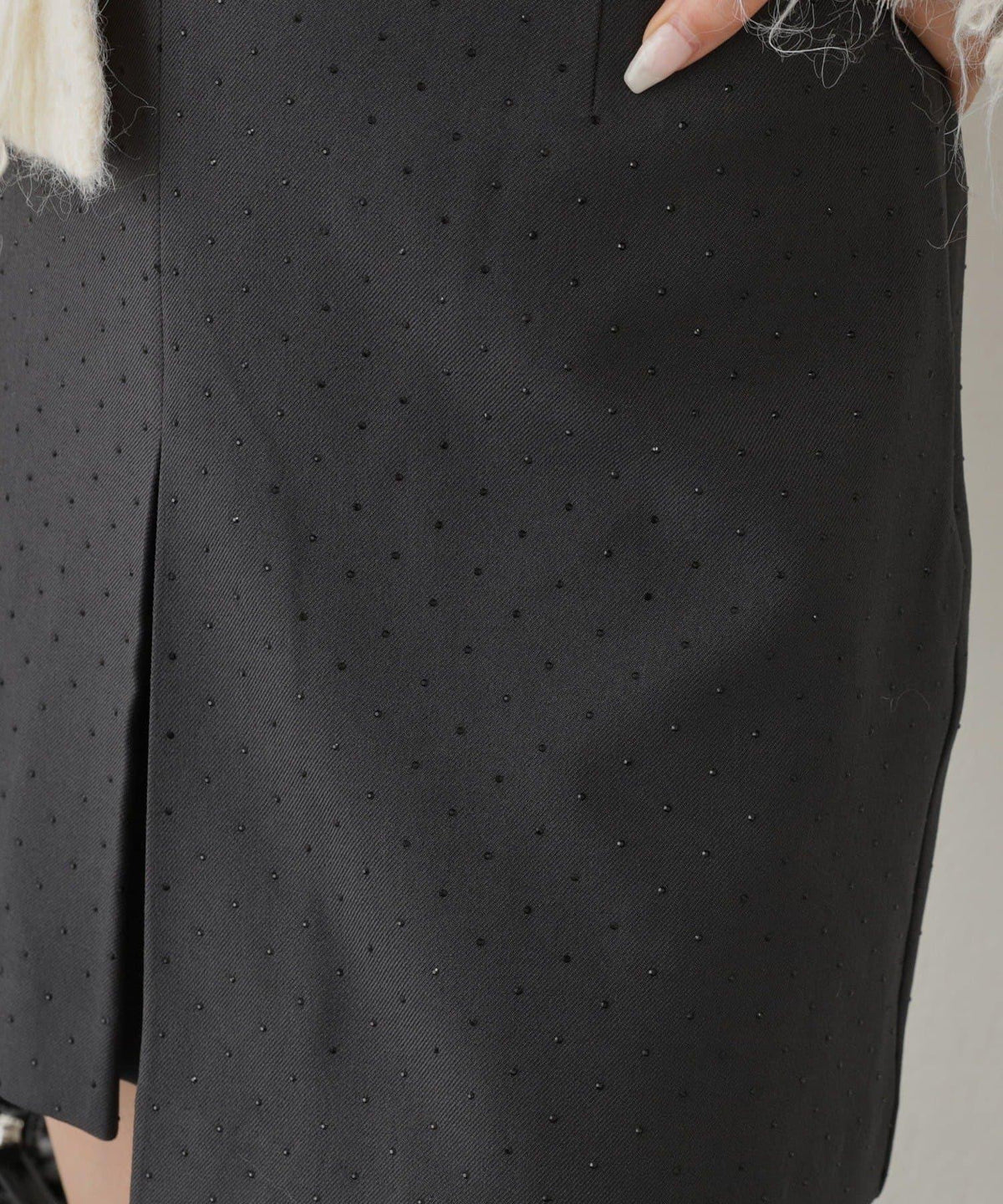173973682