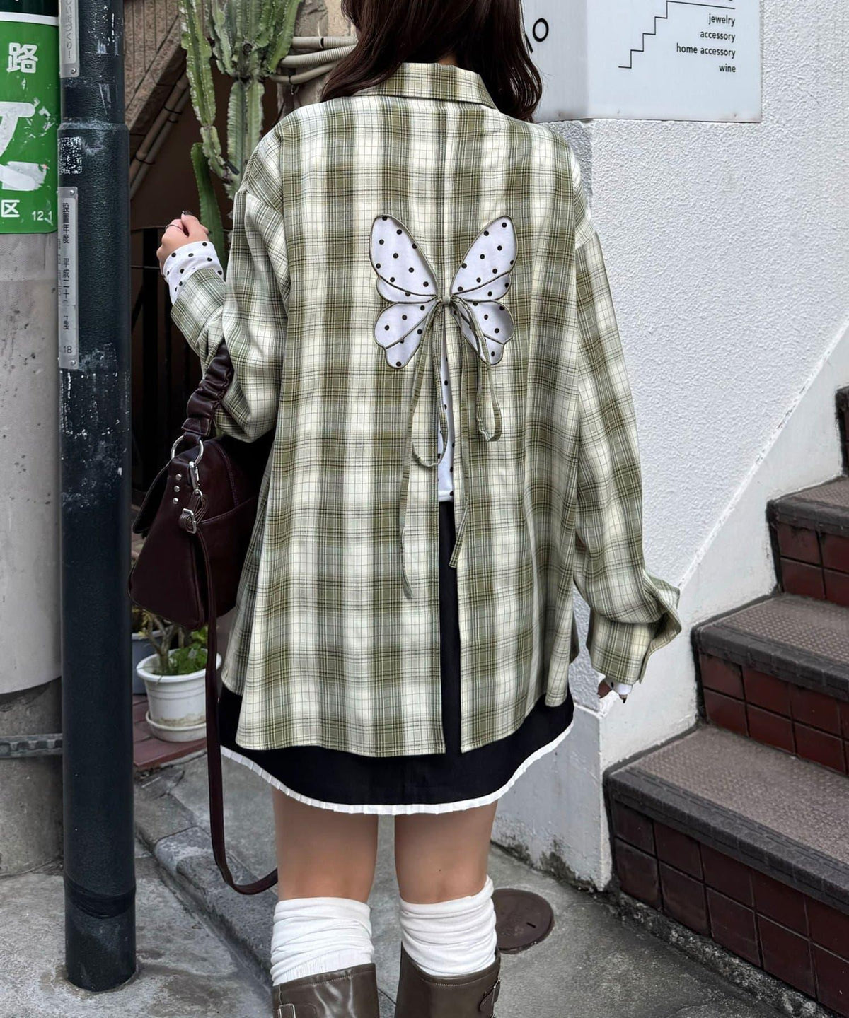 172372961
