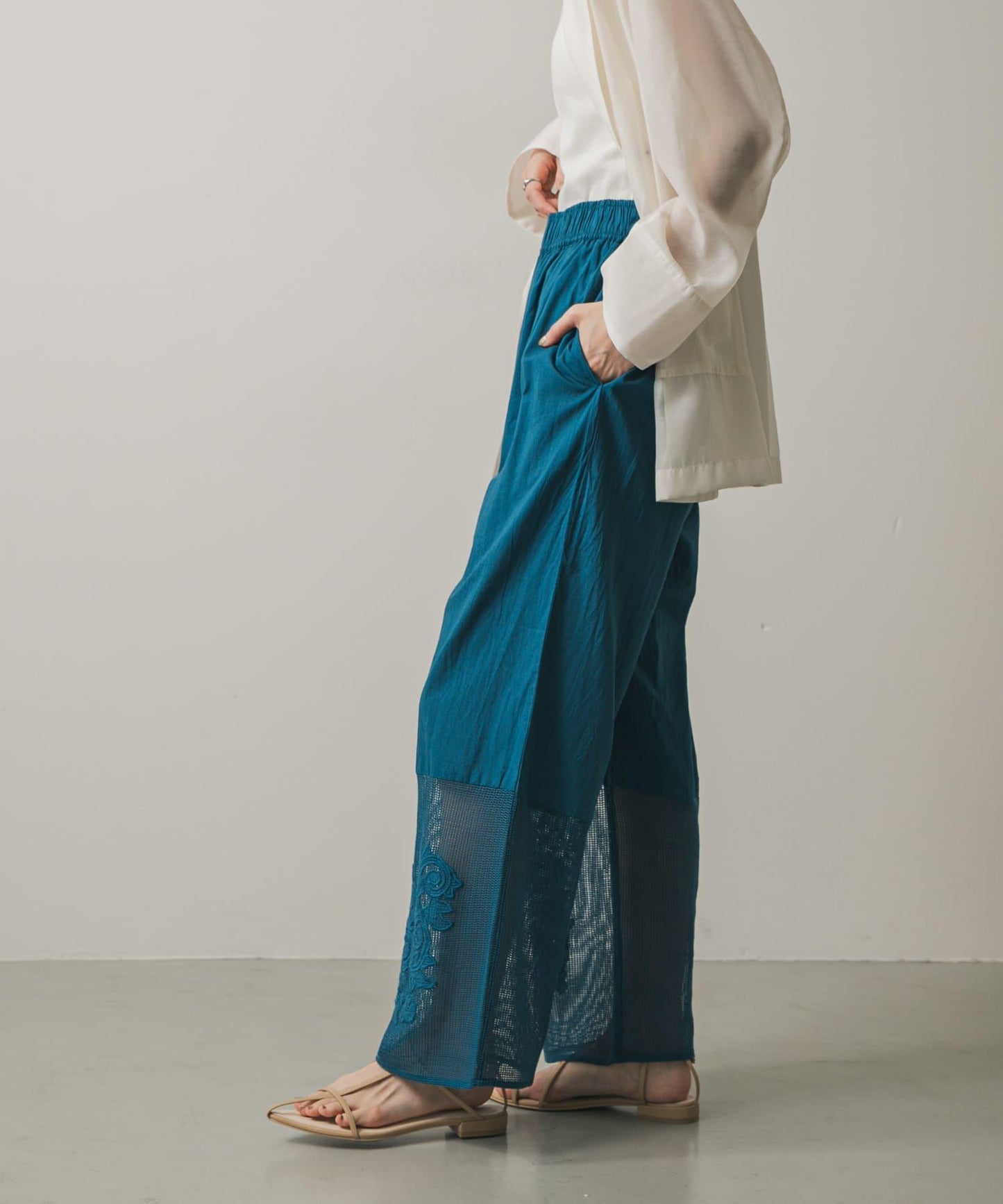 162445638