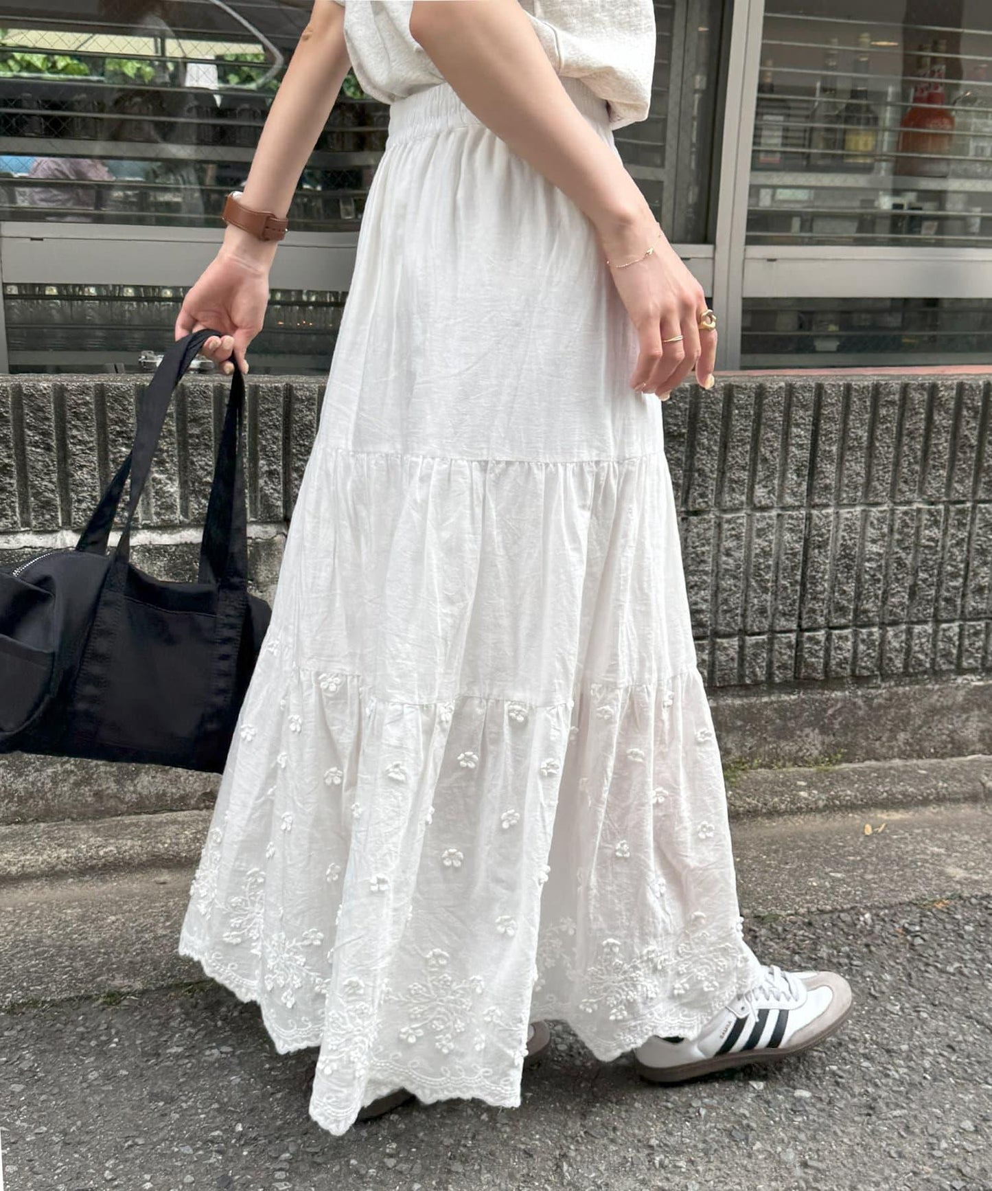 169040580