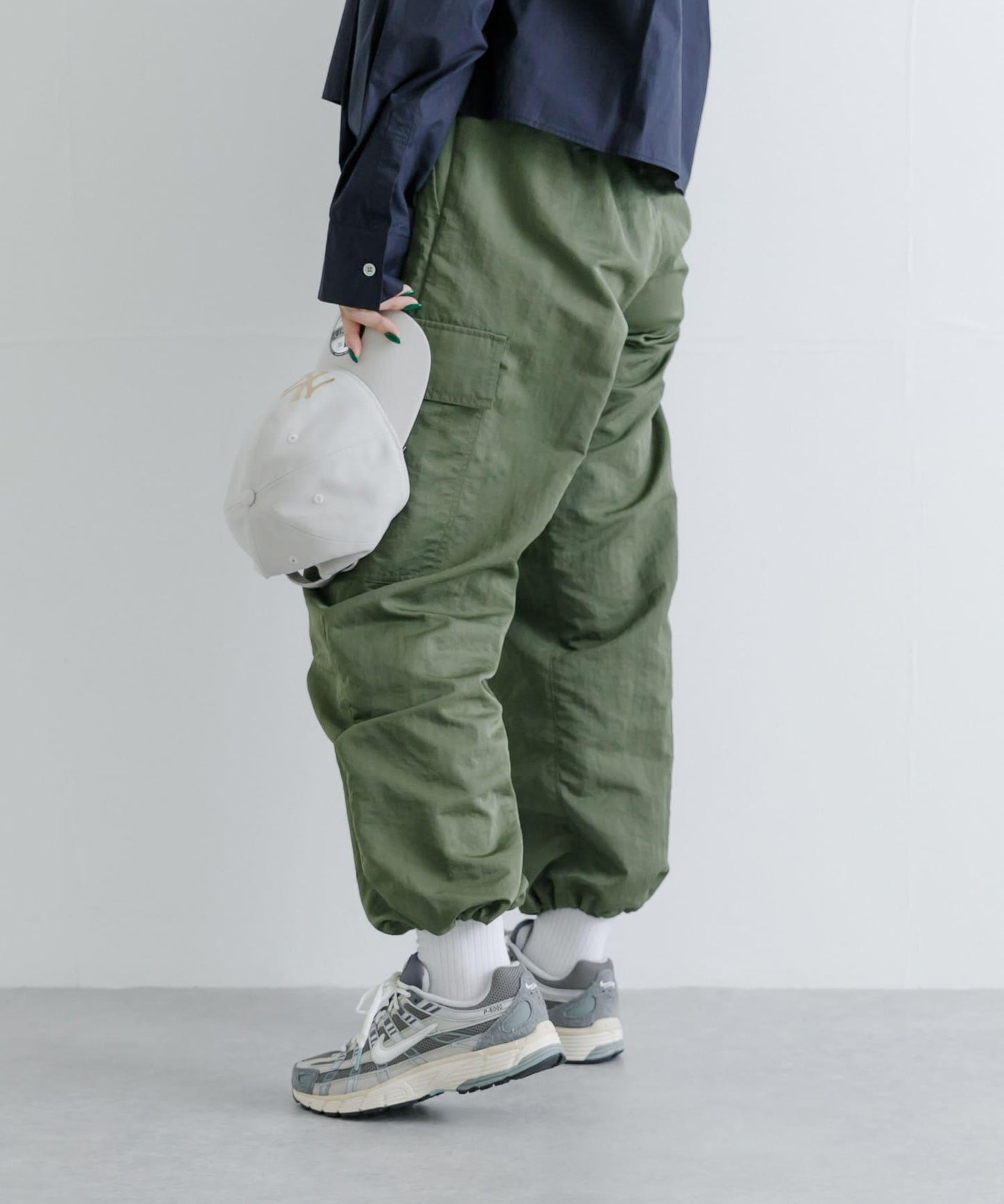 166128228