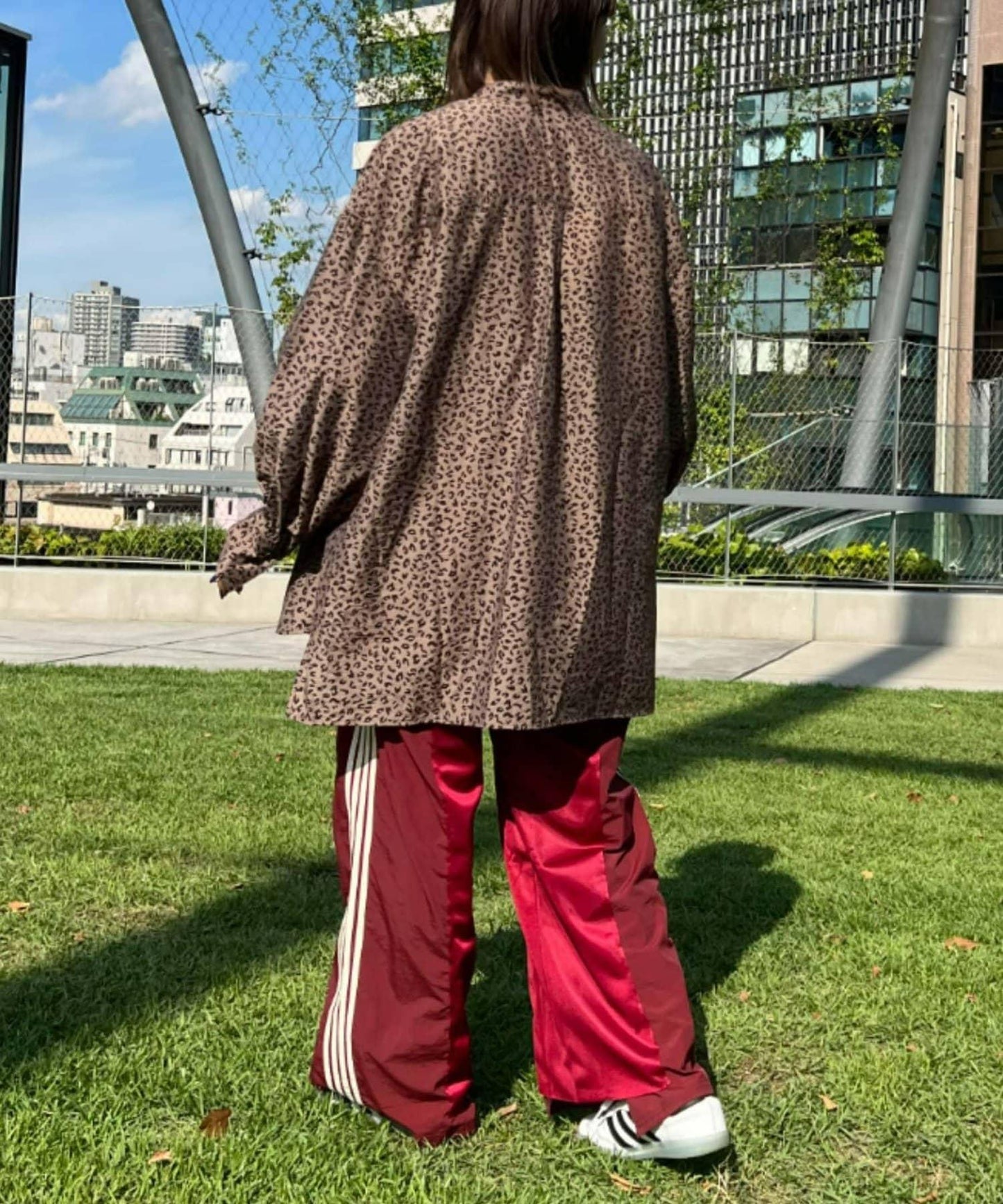 165690465