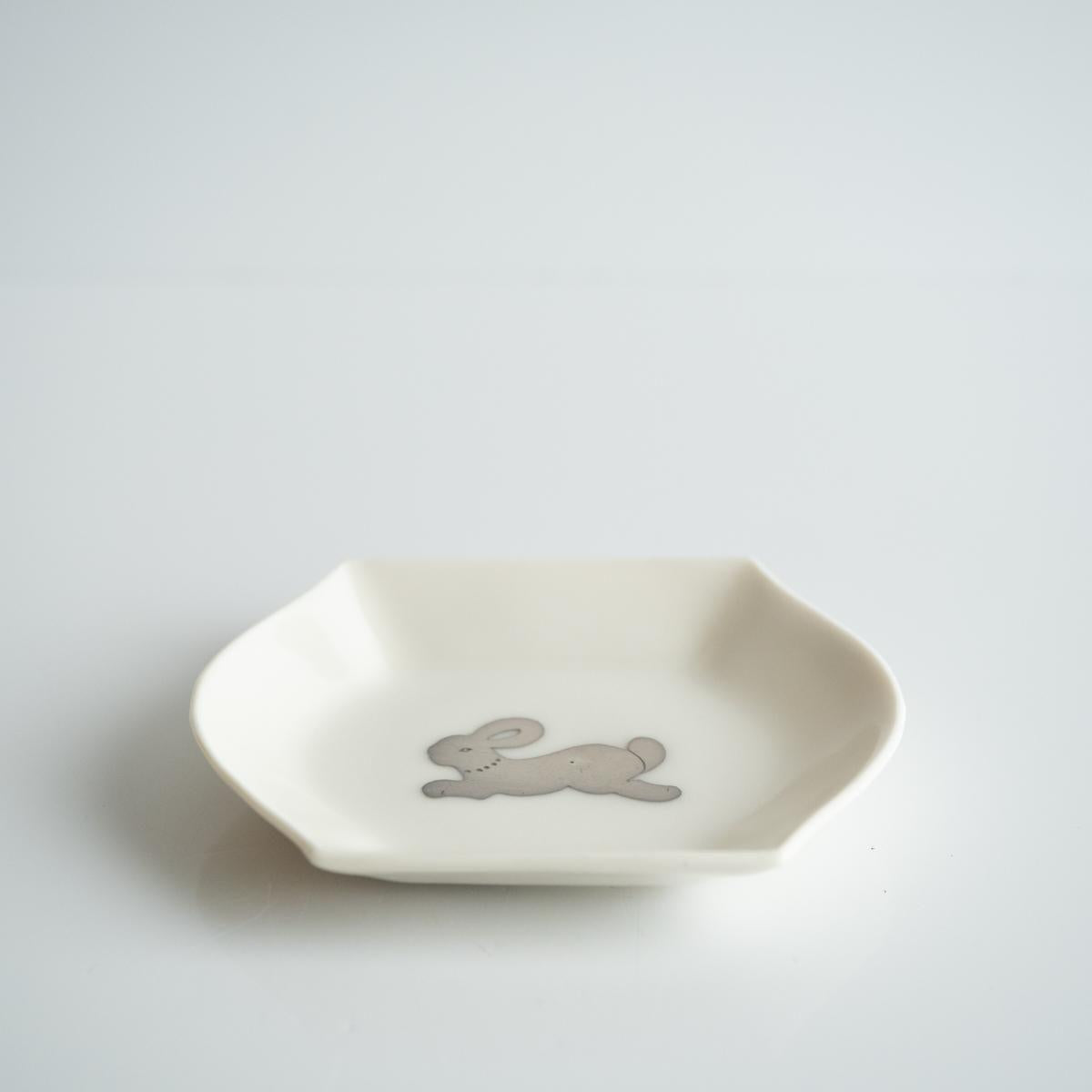 160965673
