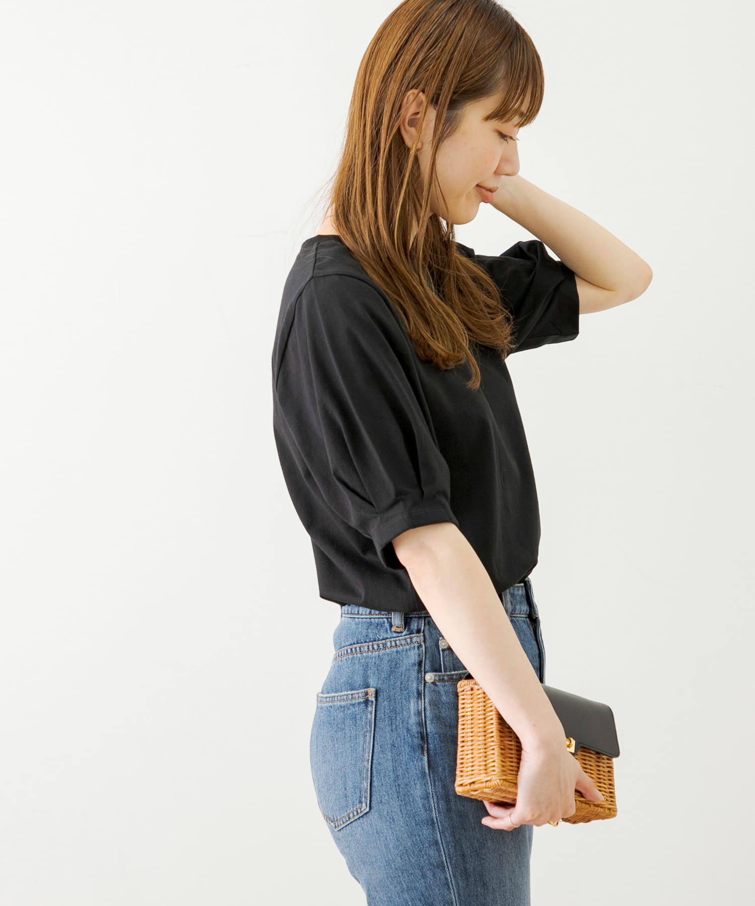 98600018